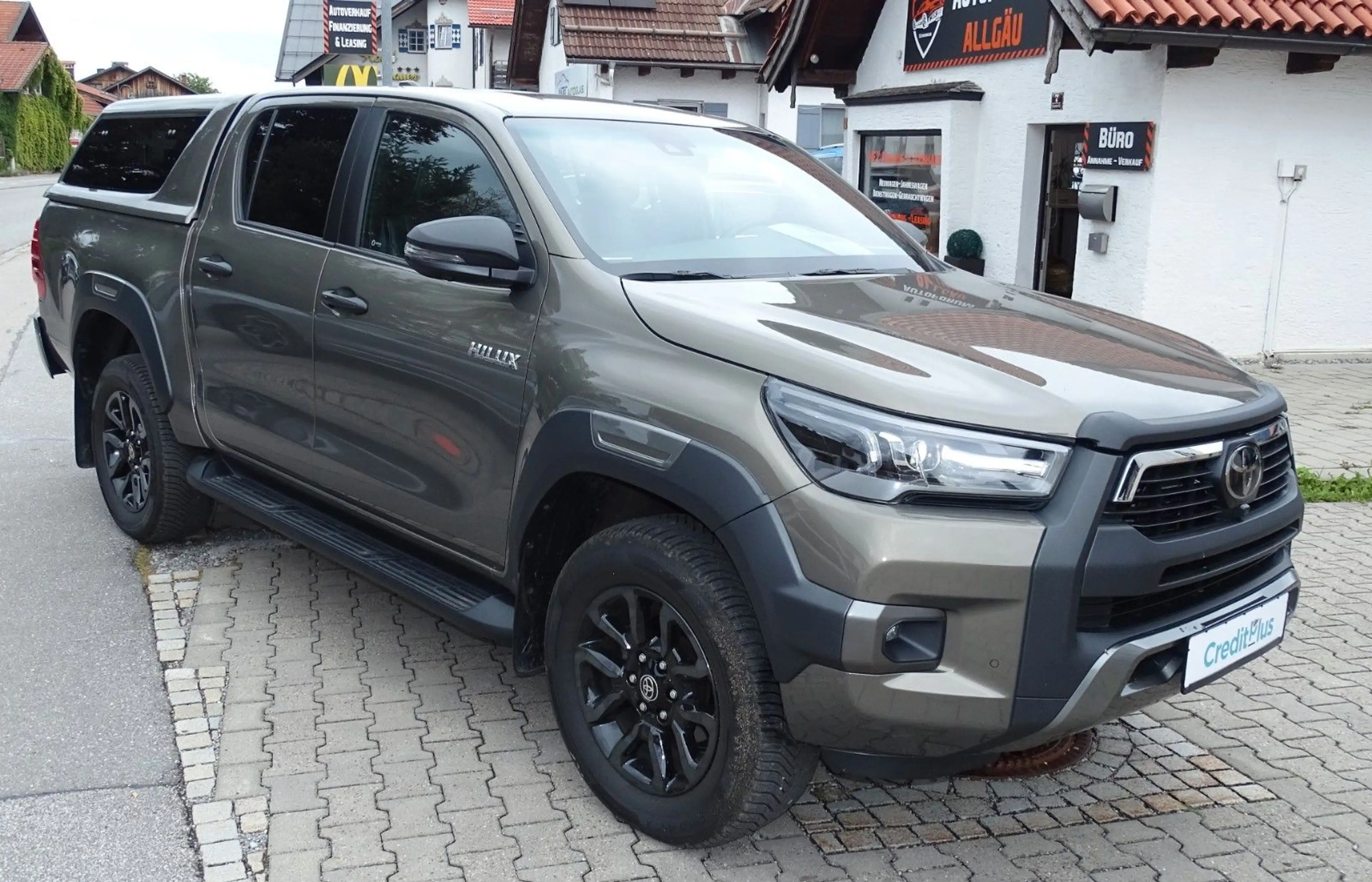 Toyota Hilux Double Cab Invincible 4x4 — photo 7