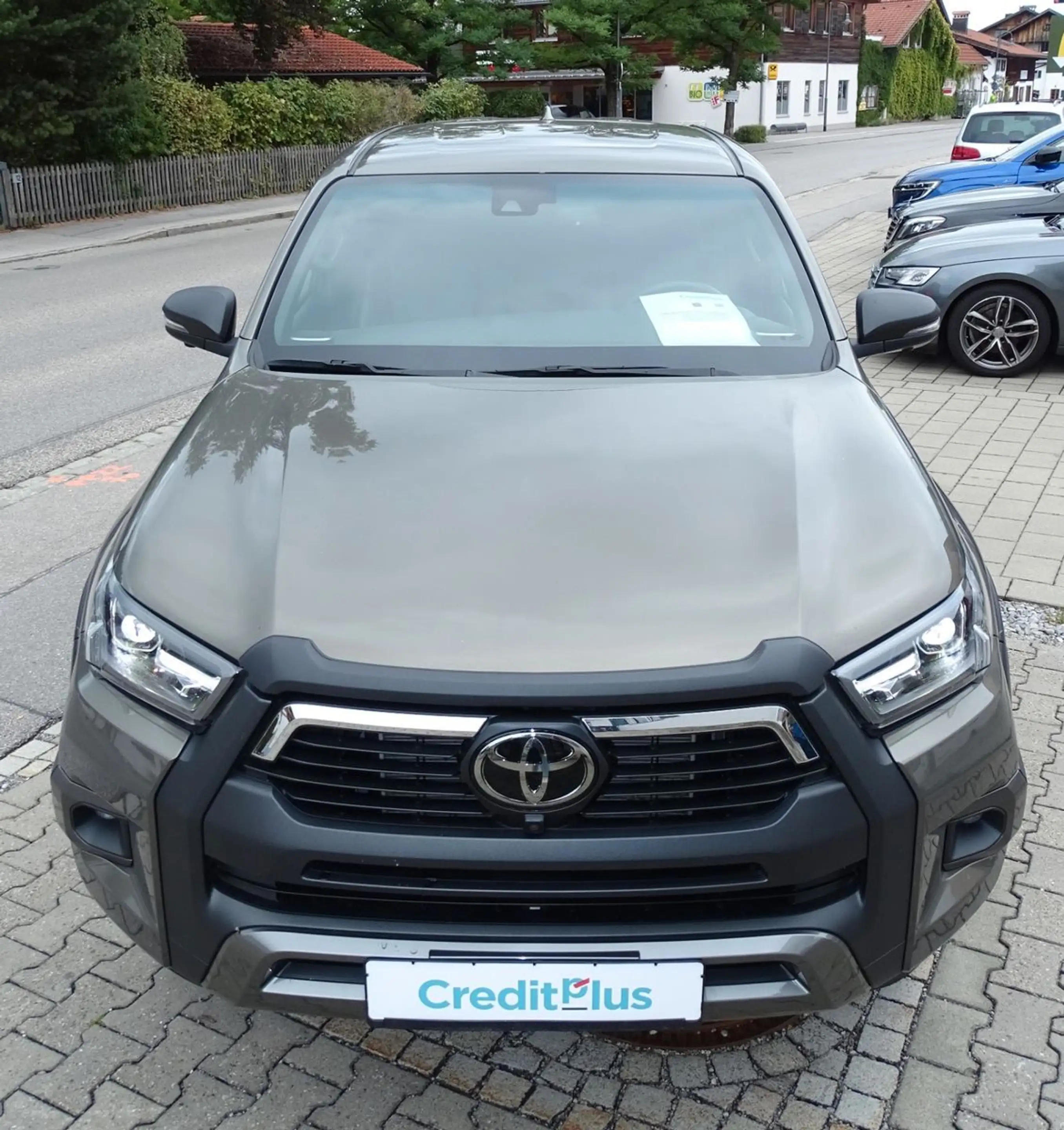Toyota Hilux Double Cab Invincible 4x4 — photo 3