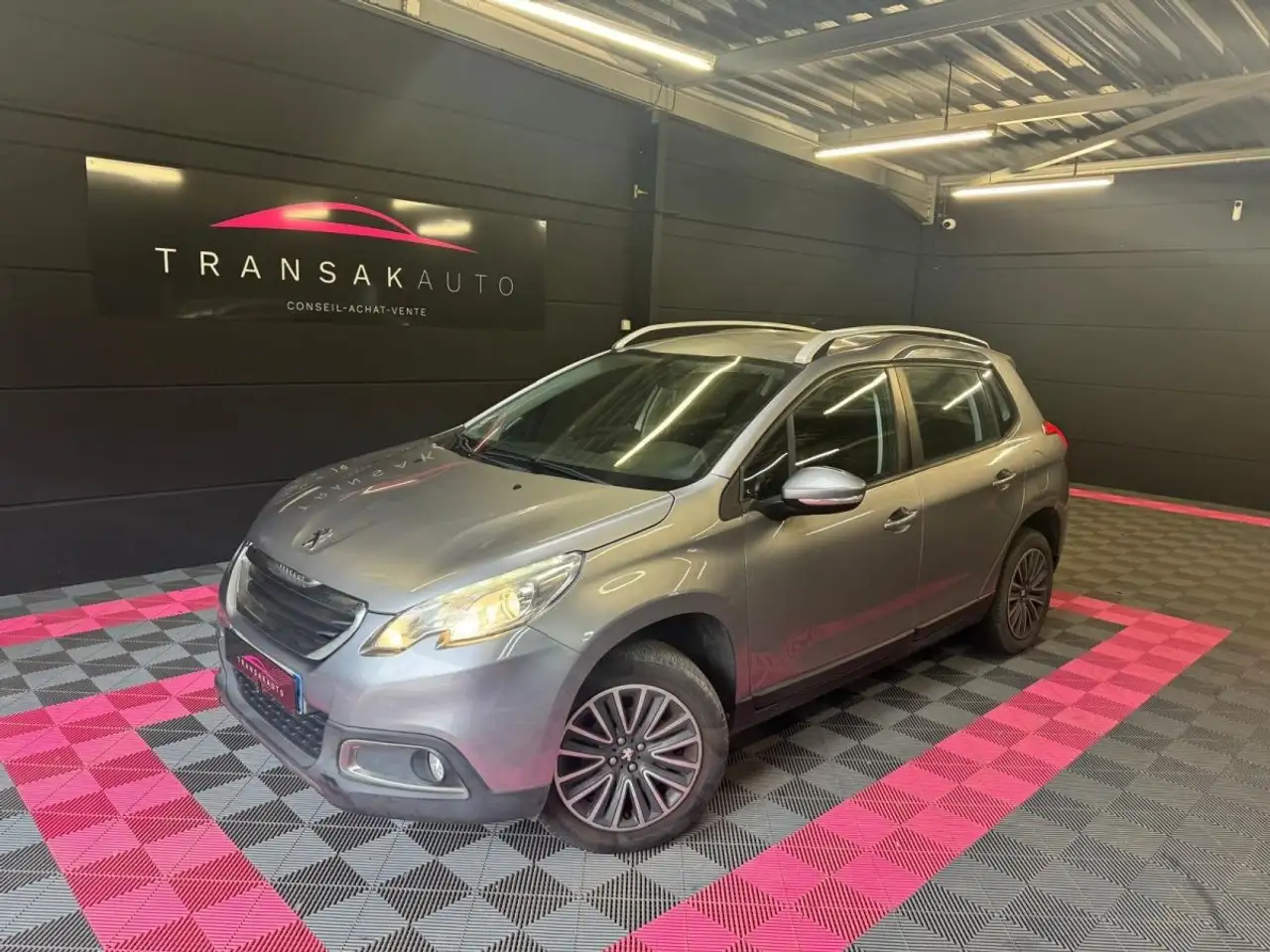 Peugeot 2008 1.2 82ch BVM5 Active / Suivi / Distribut