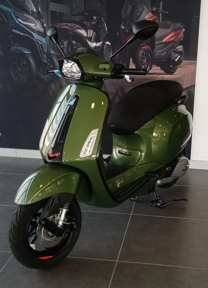 Vespa Sprint S"i-get" 150  EURO 5 +- NUOVO IN PRONTA CONSEGNA!