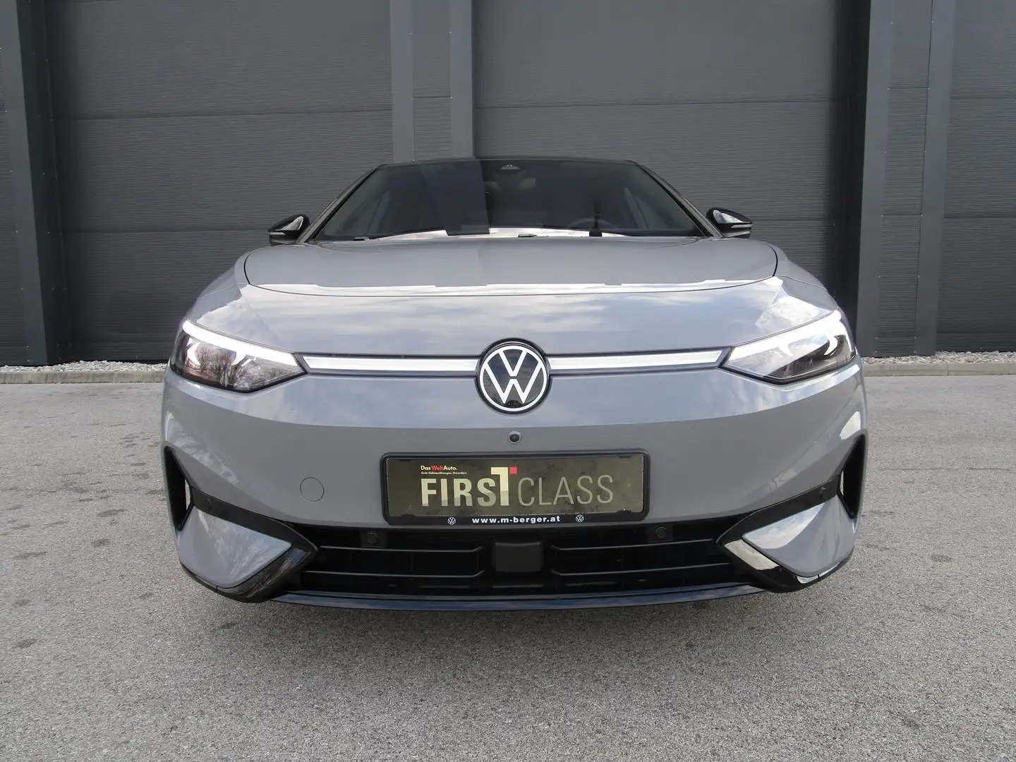 Volkswagen ID.7 Pro 210 kW Grau - 2
