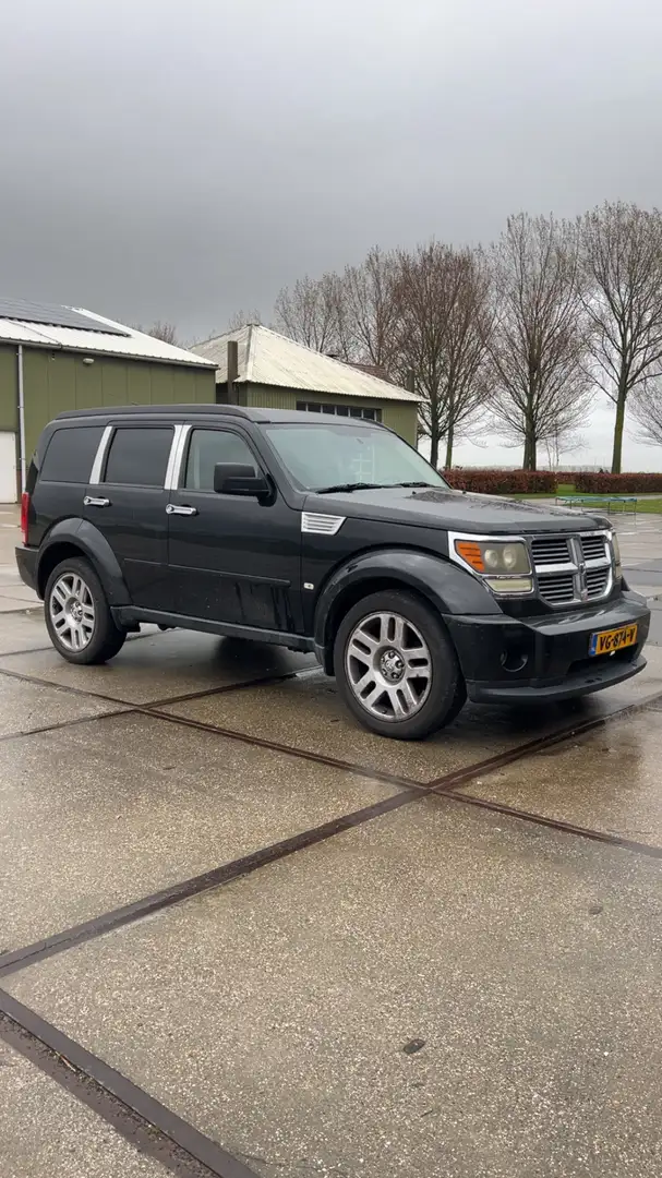 Dodge Nitro 3.7 V6 SXT High Roof Schwarz - 1
