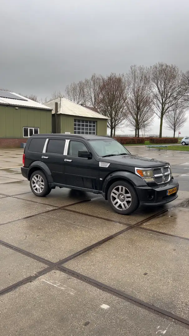 Dodge Nitro 3.7 V6 SXT High Roof Schwarz - 2
