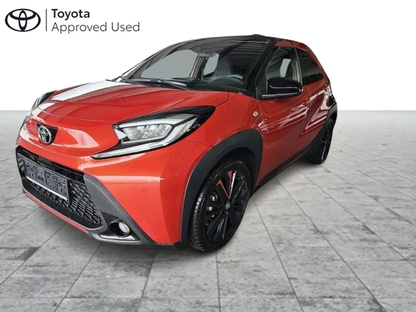 Toyota Aygo X 1.0 VVT-i Limited Rood - 1