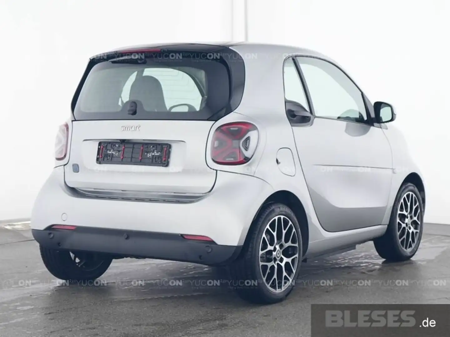 smart forTwo smart fortwo EQ Prime Exklusive Plus+JBL+22kW+Kame Zilver - 2