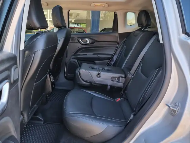 Jeep Compass view 29