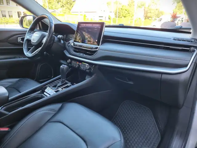 Jeep Compass view 30
