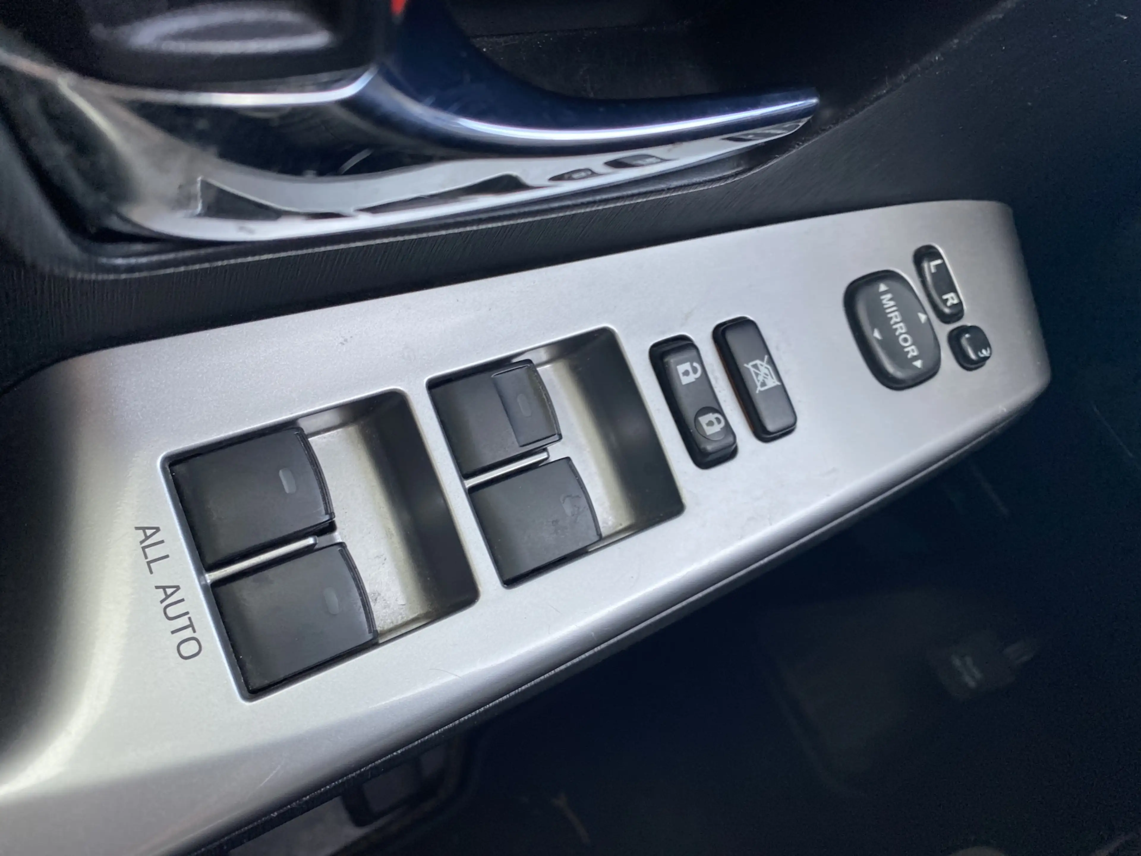 Toyota Prius+ 1.8 Business Plus — photo 11