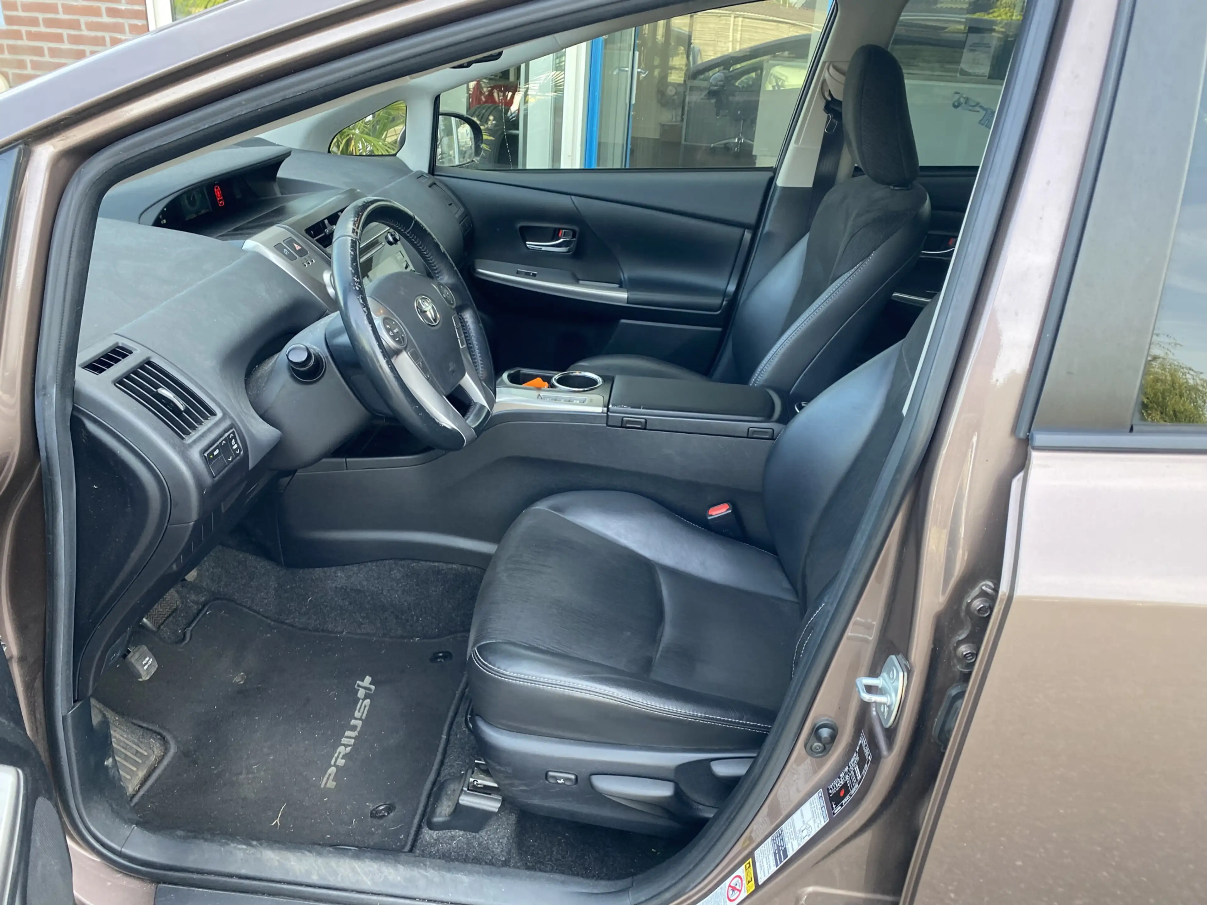 Toyota Prius+ 1.8 Business Plus — photo 10