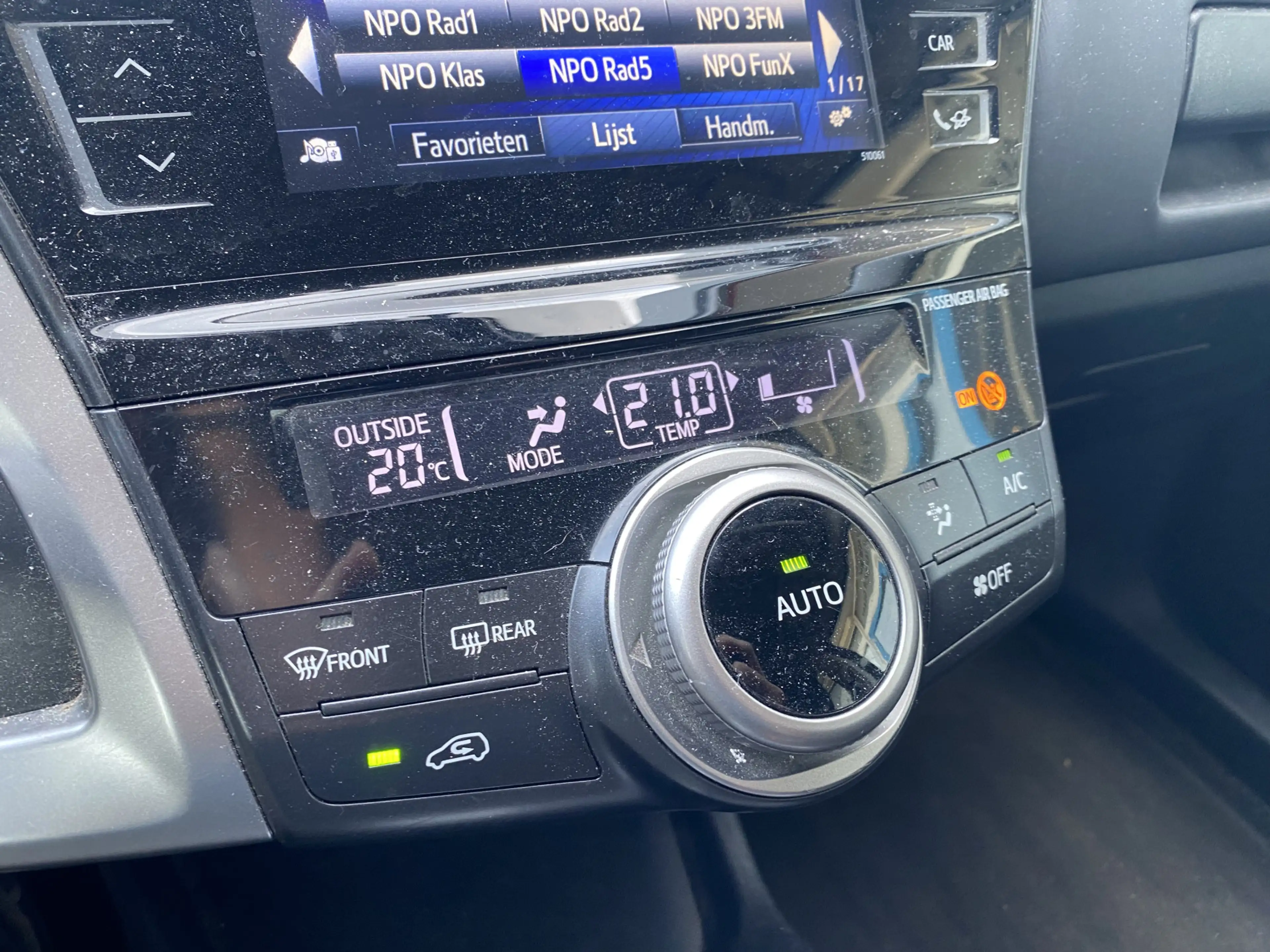 Toyota Prius+ 1.8 Business Plus — photo 15