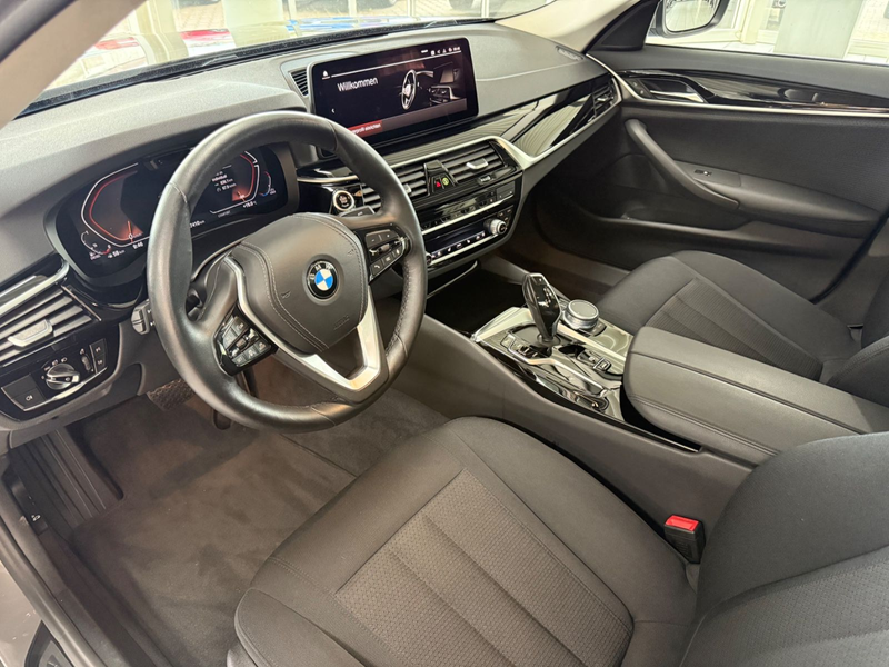 BMW 530 d Lim. xDrive AUT./LED/CAM/SHK/A.TEMPO — photo 9