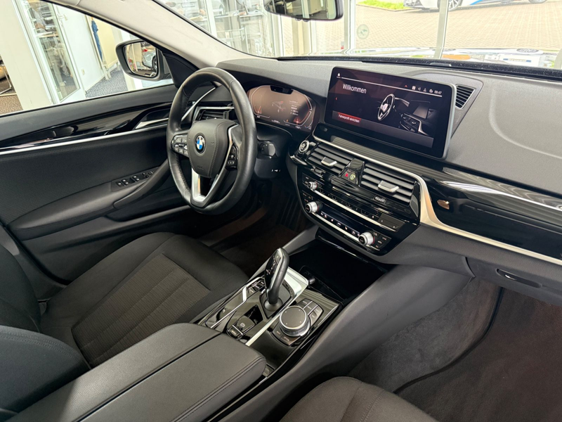 BMW 530 d Lim. xDrive AUT./LED/CAM/SHK/A.TEMPO — photo 7