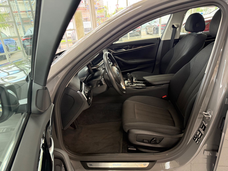BMW 530 d Lim. xDrive AUT./LED/CAM/SHK/A.TEMPO — photo 8