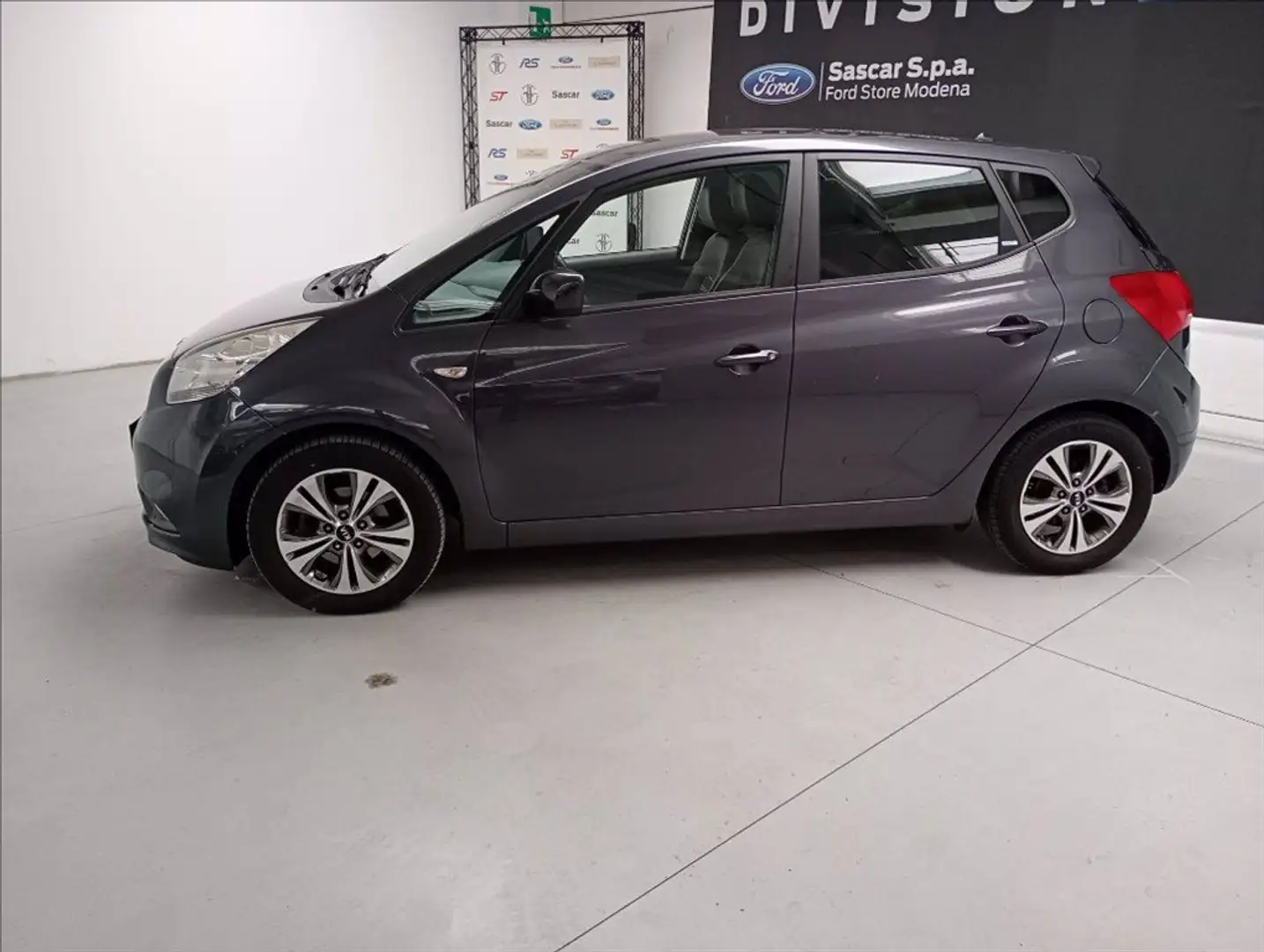 Kia Venga 1.4 Active eco Gpl E6 Grau - 2