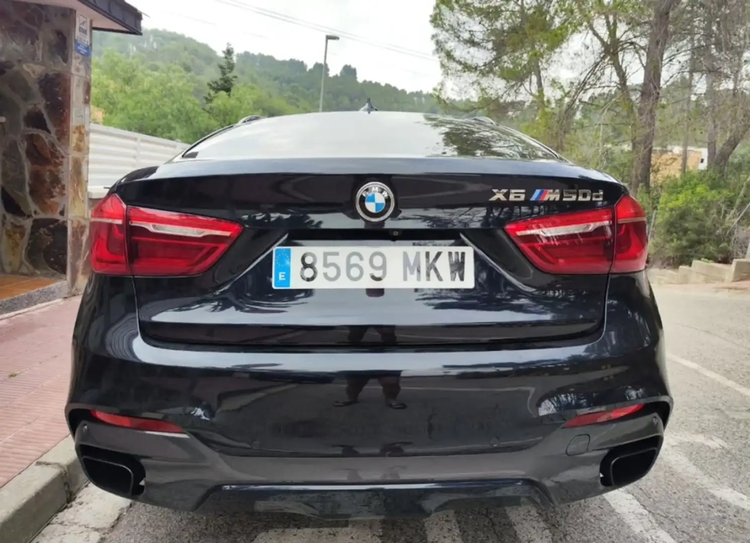 BMW X6 xDrive M50dA Schwarz - 1