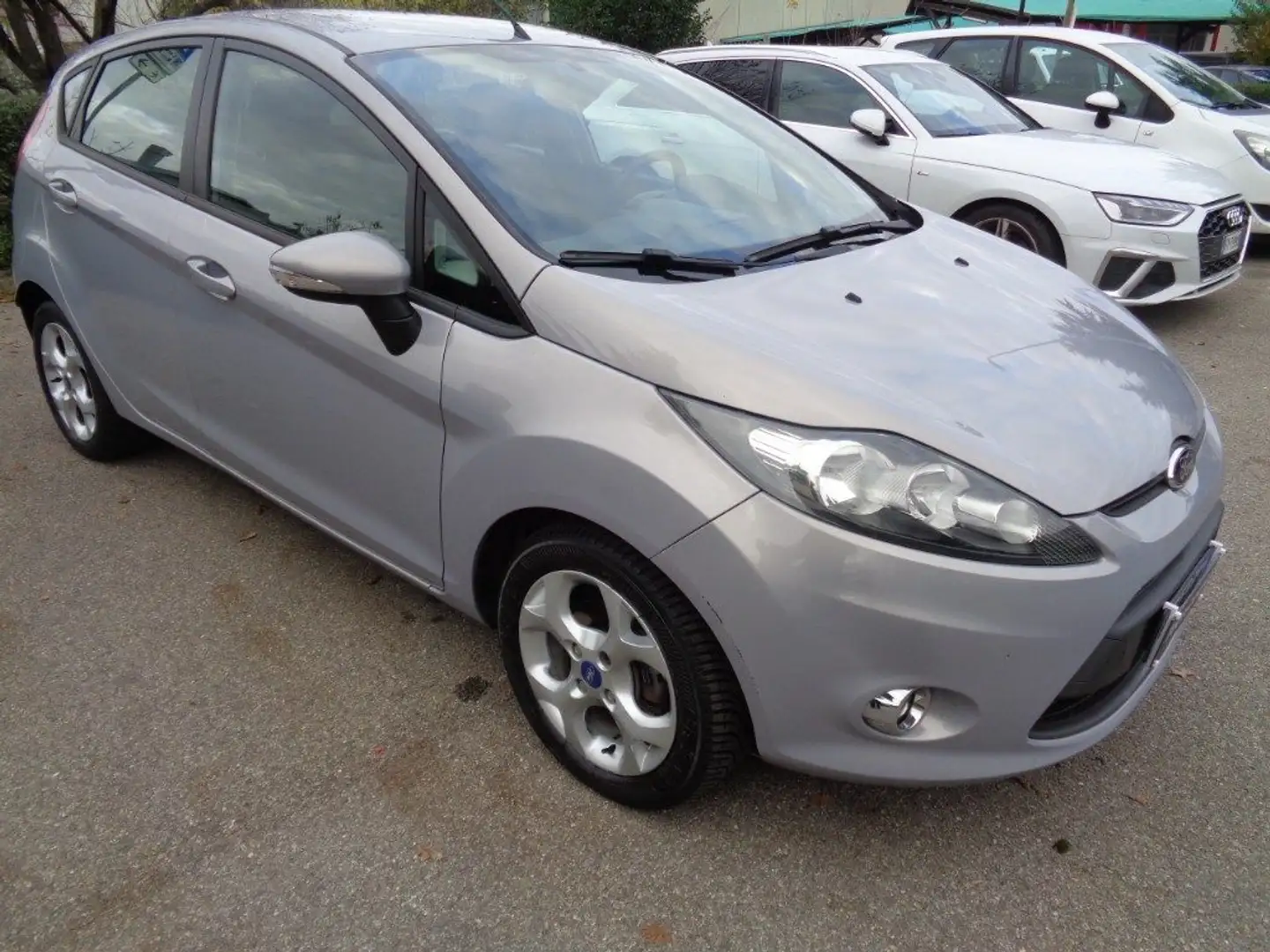 Ford Fiesta Ikon 1.4 5 porte Bz.- GPL *OK NEOPATENTATO* Grijs - 1