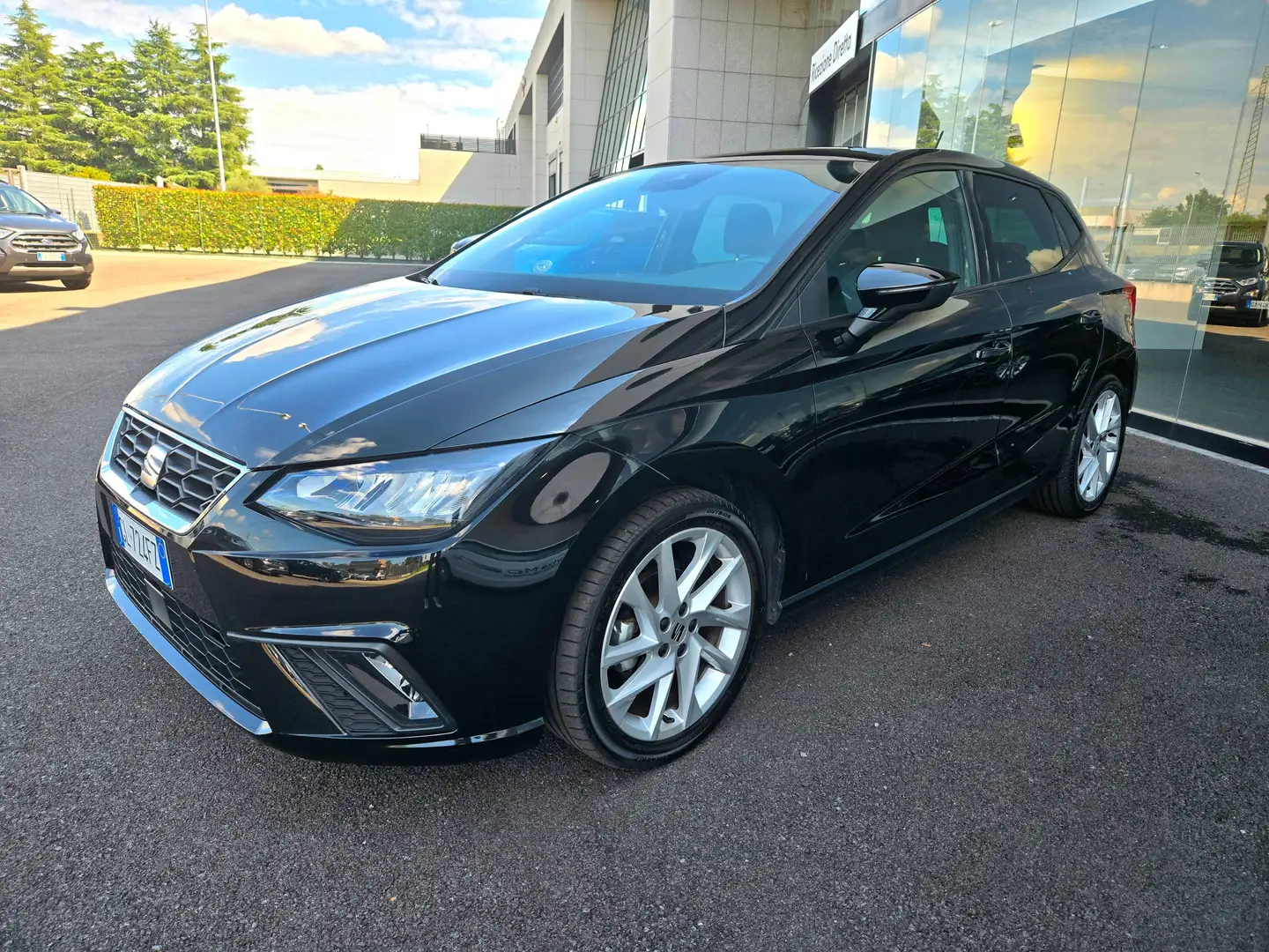 SEAT Ibiza Ibiza V 2017 1.0 mpi FR 80cv Noir - 1