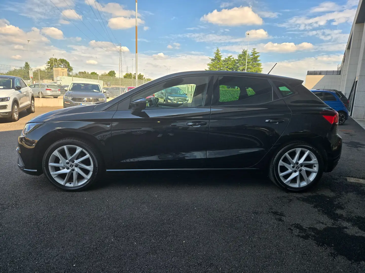 SEAT Ibiza Ibiza V 2017 1.0 mpi FR 80cv Noir - 2
