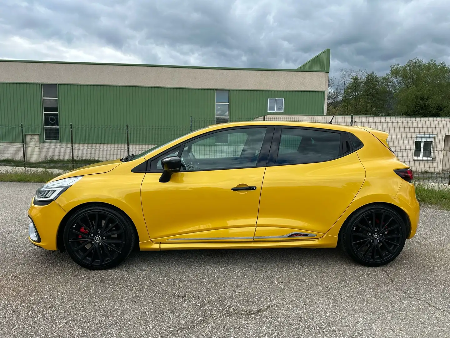 Renault Clio Clio IV 1.6 Turbo 220 Energy RS Trophy EDC Yellow - 2