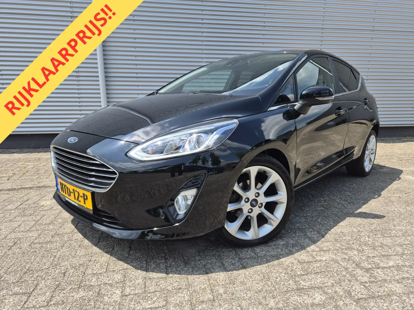 Ford Fiesta 1.0 EcoBoost Titanium ,airco,cruise,navigatie/came Zwart - 1