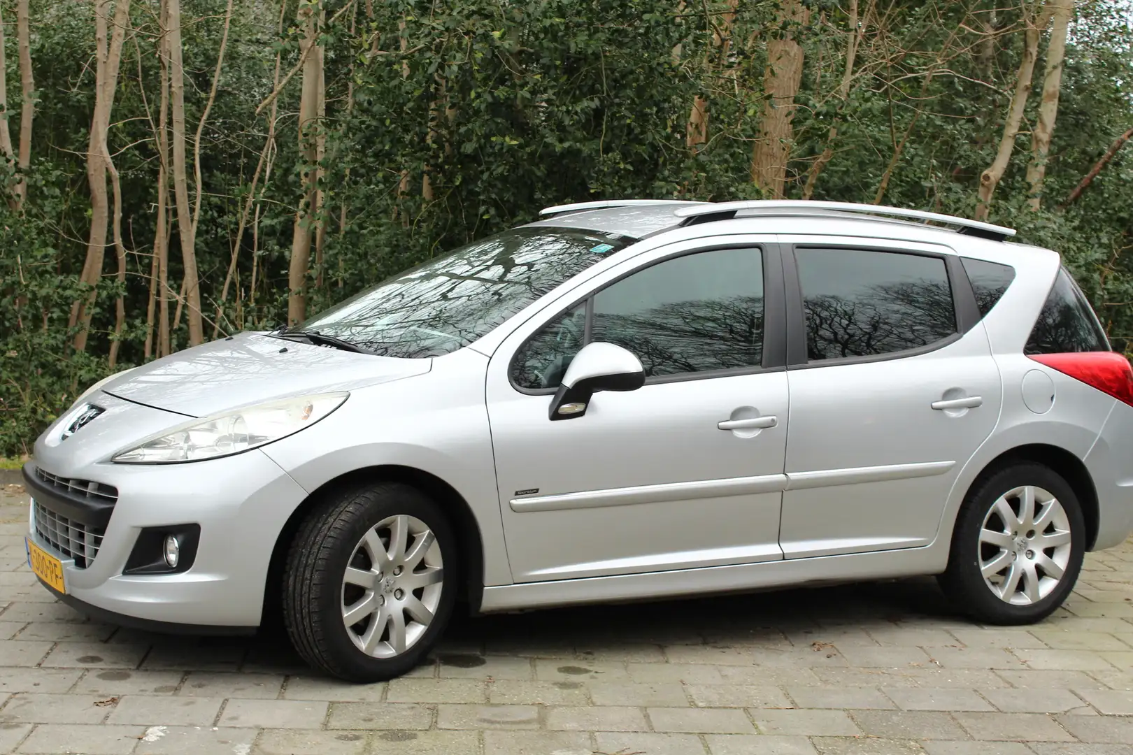Peugeot 207 SW airco cruise nette auto! 1.6 VTi Allure Grau - 1
