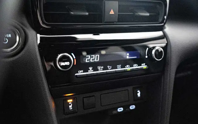 Toyota Yaris Cross view 17