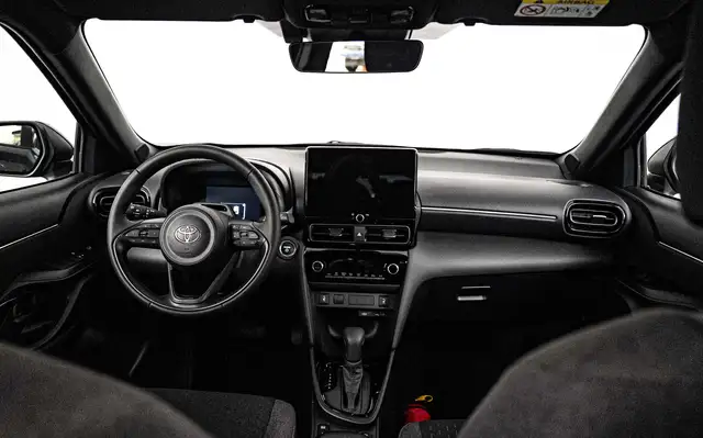 Toyota Yaris Cross view 9