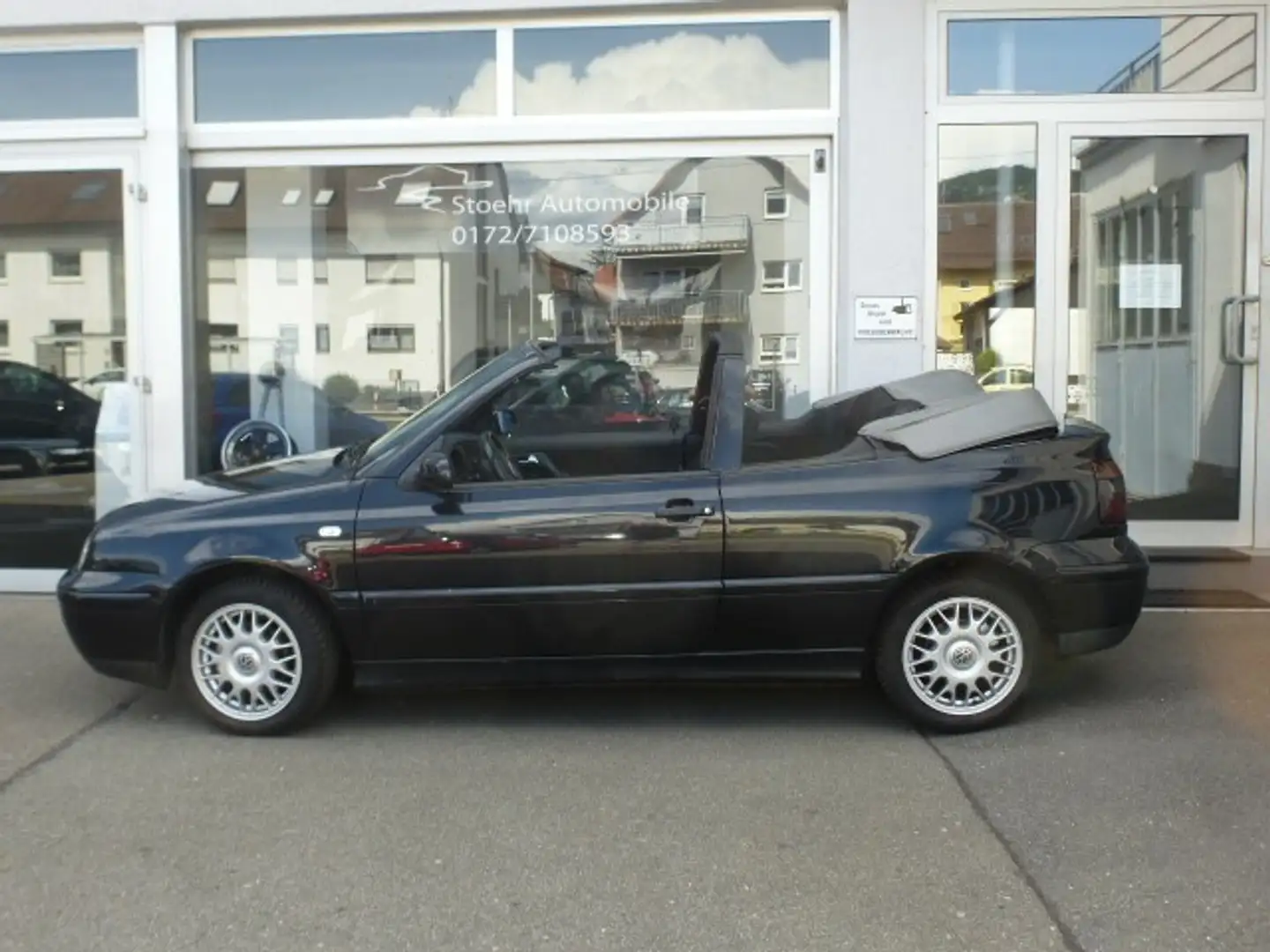 Volkswagen Golf Cabriolet 1,6 HIGHLINE E-VERDECK SHZ TÜV 06-2027 Nero - 2
