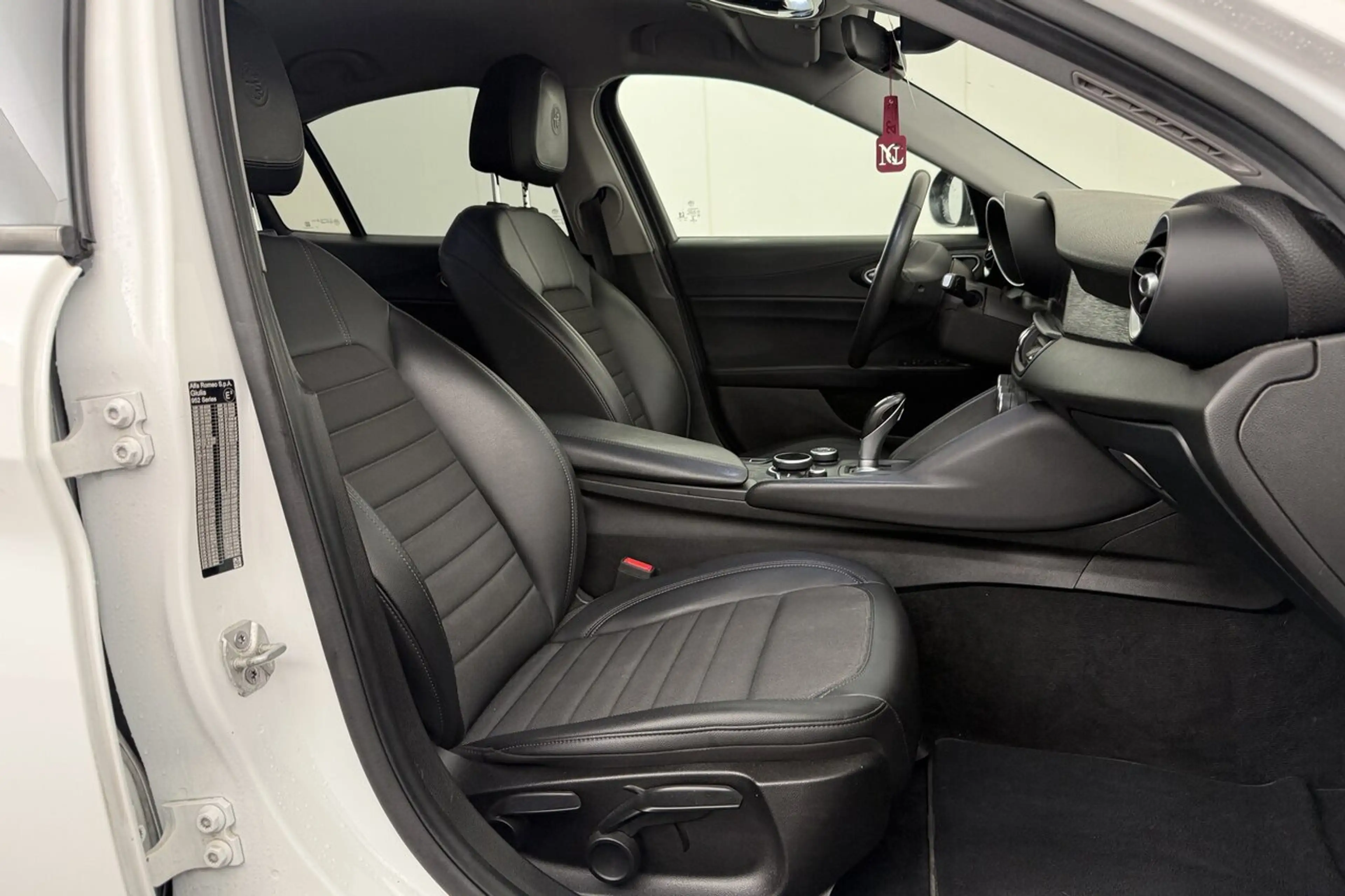Alfa Romeo Giulia 2.2 JTD - AUTOMAAT - LEDER - GPS - TOPSTAAT — photo 14