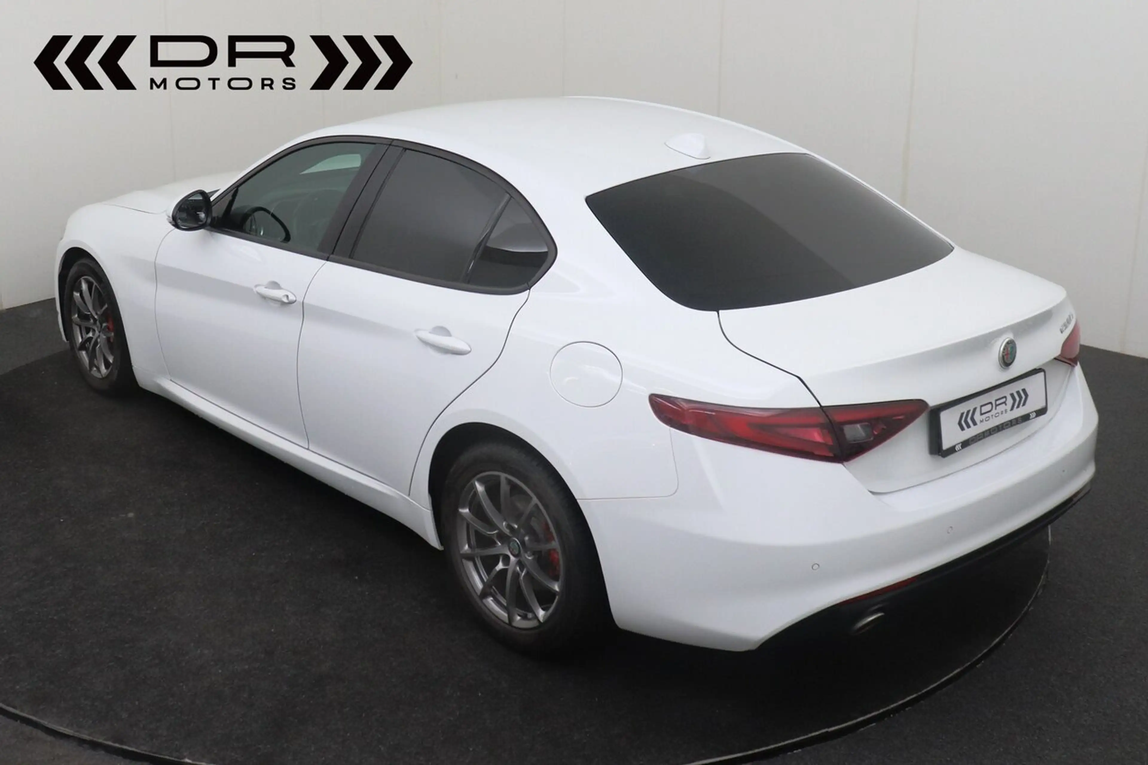 Alfa Romeo Giulia 2.2 JTD - AUTOMAAT - LEDER - GPS - TOPSTAAT — photo 5