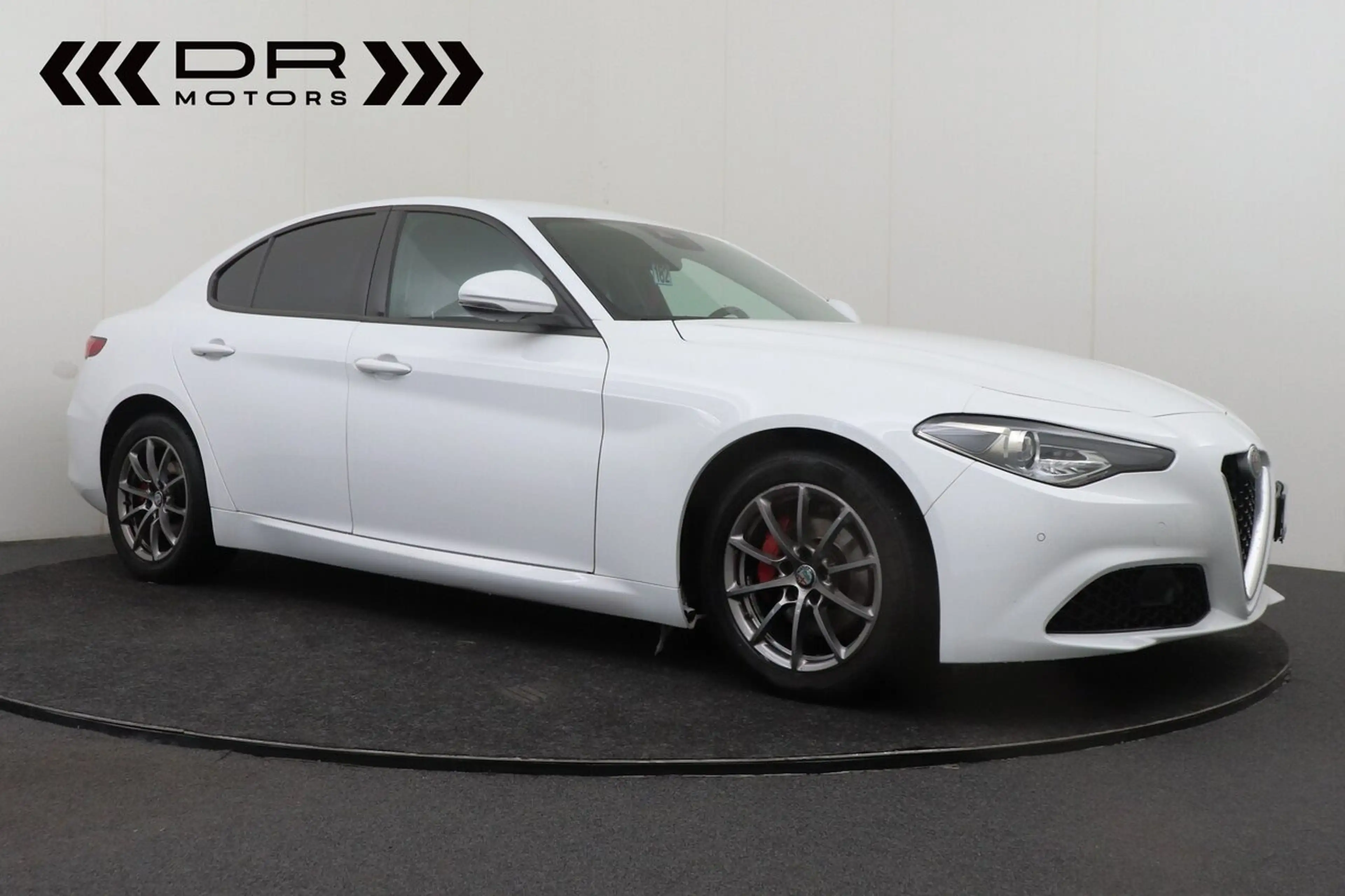 Alfa Romeo Giulia 2.2 JTD - AUTOMAAT - LEDER - GPS - TOPSTAAT — photo 2