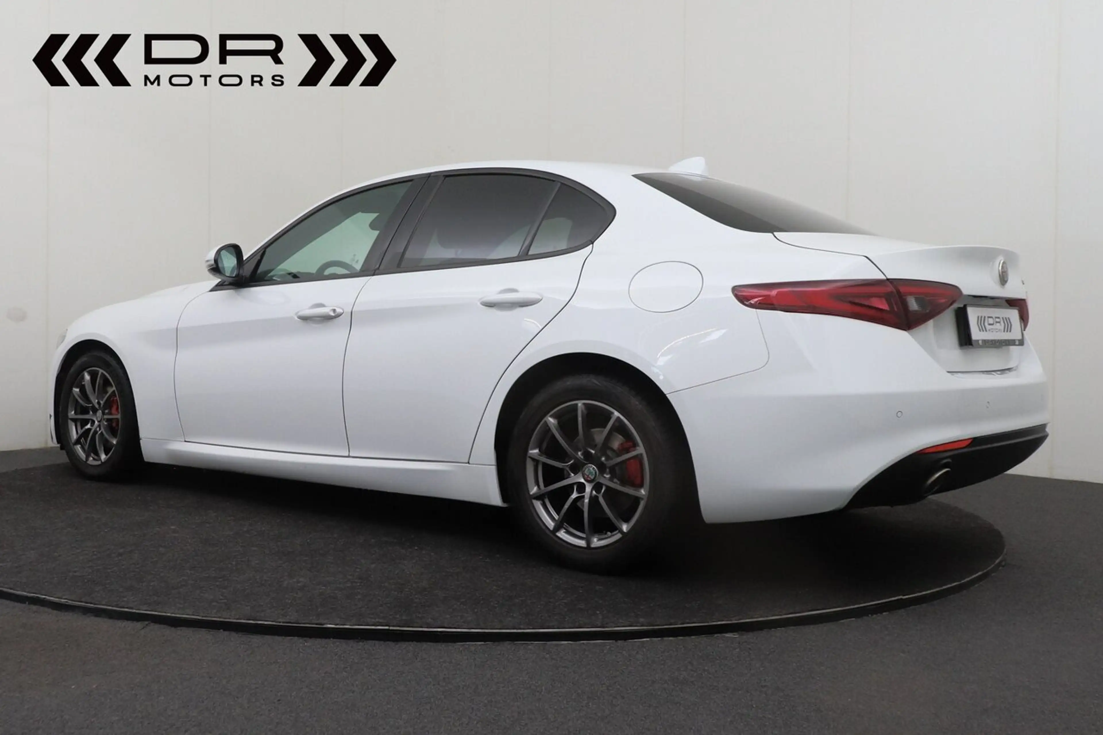 Alfa Romeo Giulia 2.2 JTD - AUTOMAAT - LEDER - GPS - TOPSTAAT — photo 3