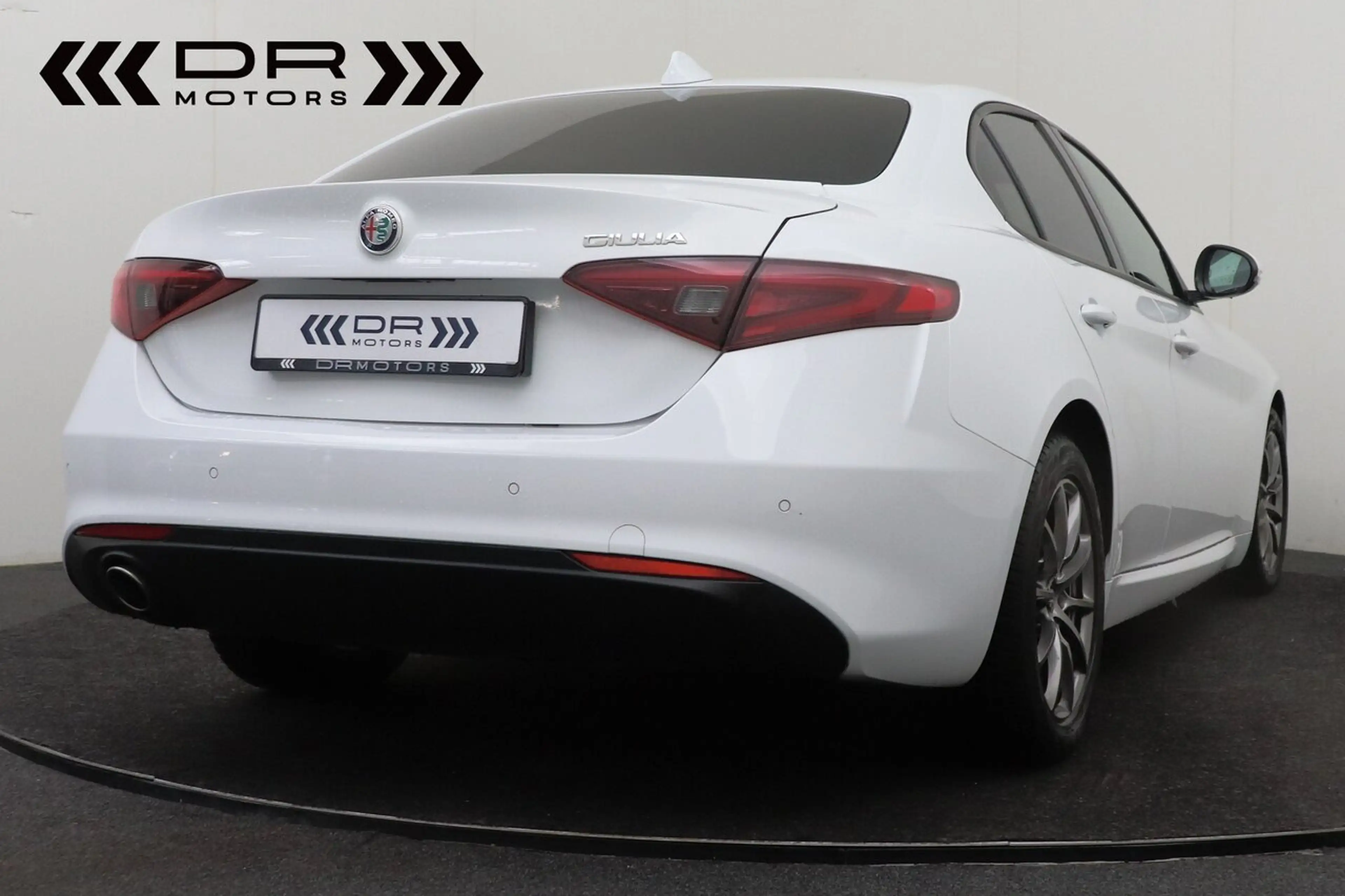 Alfa Romeo Giulia 2.2 JTD - AUTOMAAT - LEDER - GPS - TOPSTAAT — photo 8