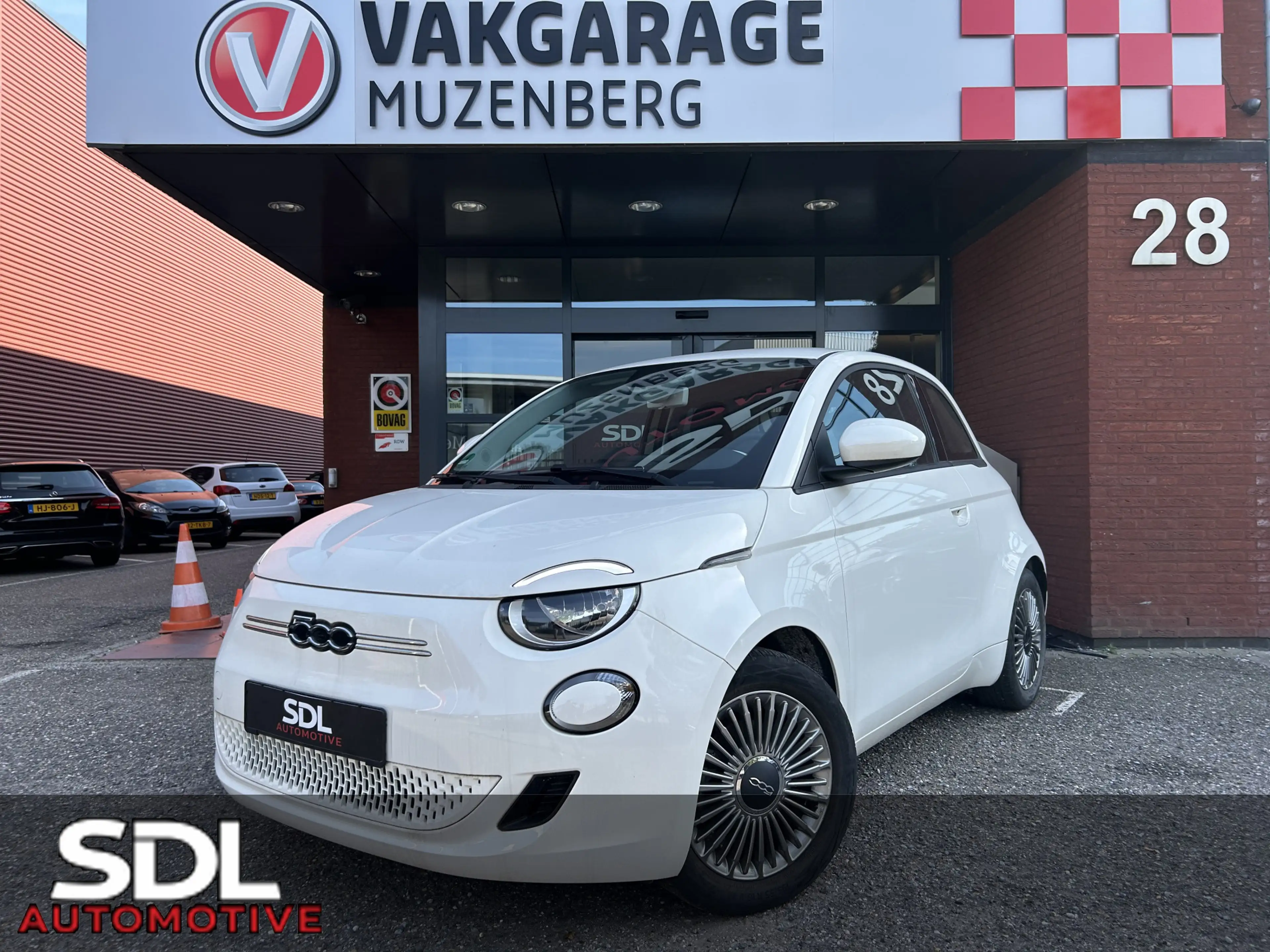 Fiat 500 Icon 42 kWh // APPLE CARPLAY / ANDROID AUTO // CLI