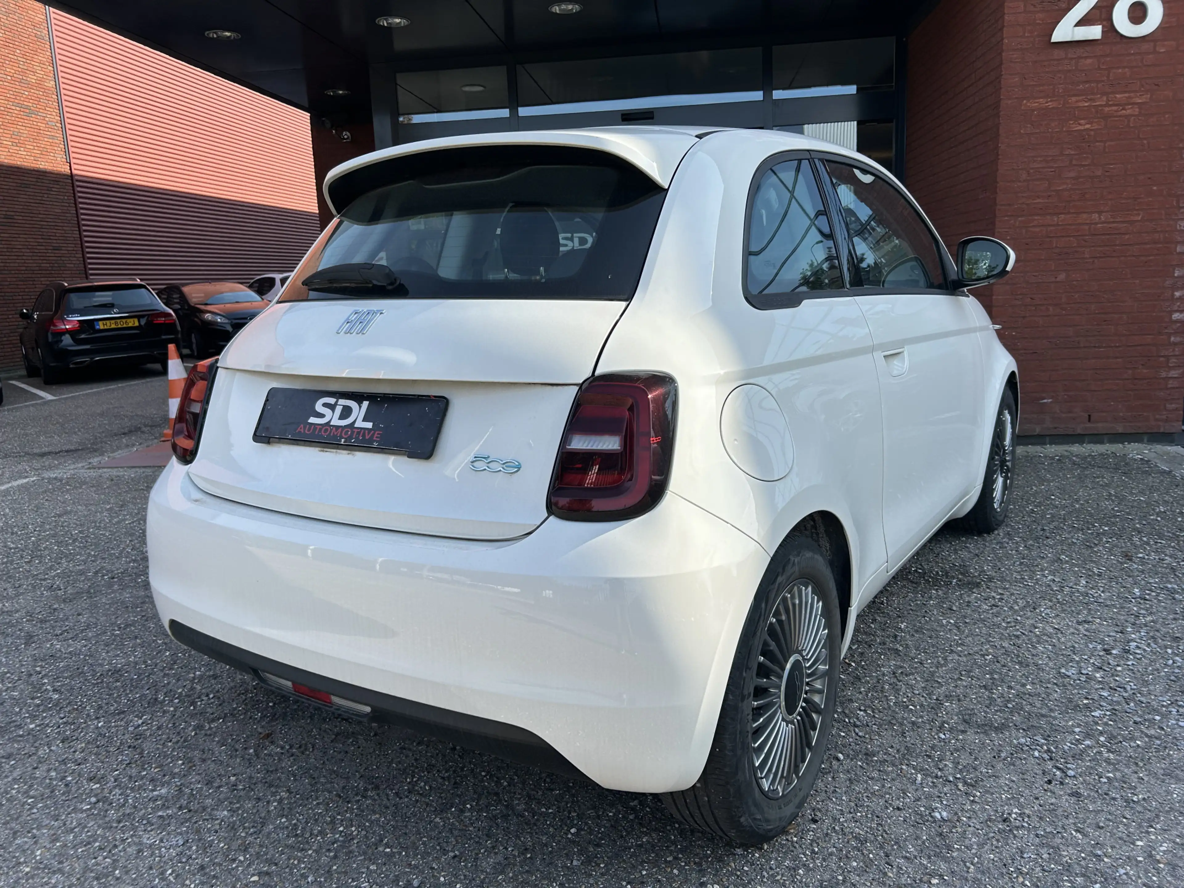 Fiat 500 Icon 42 kWh // APPLE CARPLAY / ANDROID AUTO // CLI — photo 3