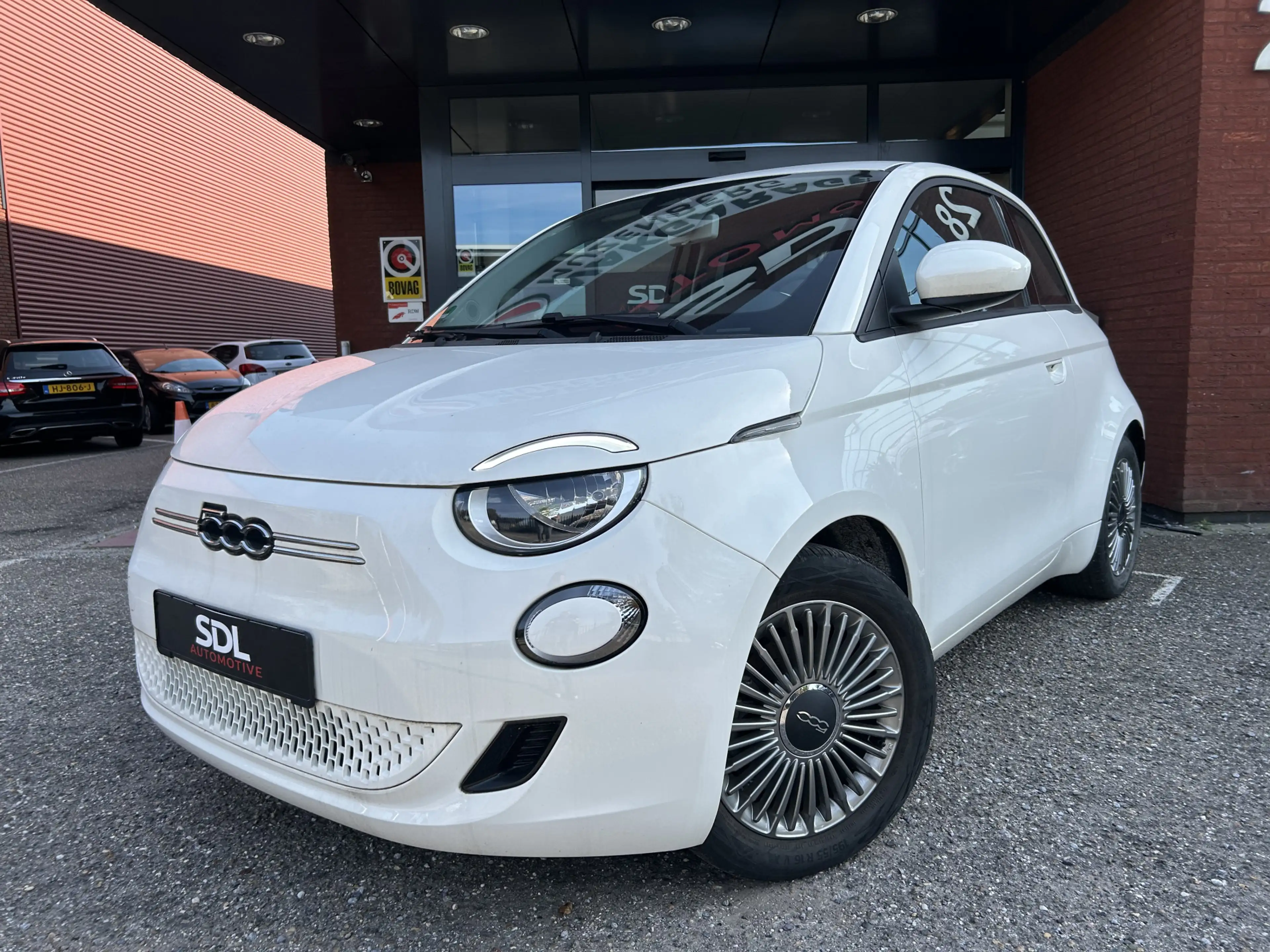 Fiat 500 Icon 42 kWh // APPLE CARPLAY / ANDROID AUTO // CLI — photo 2