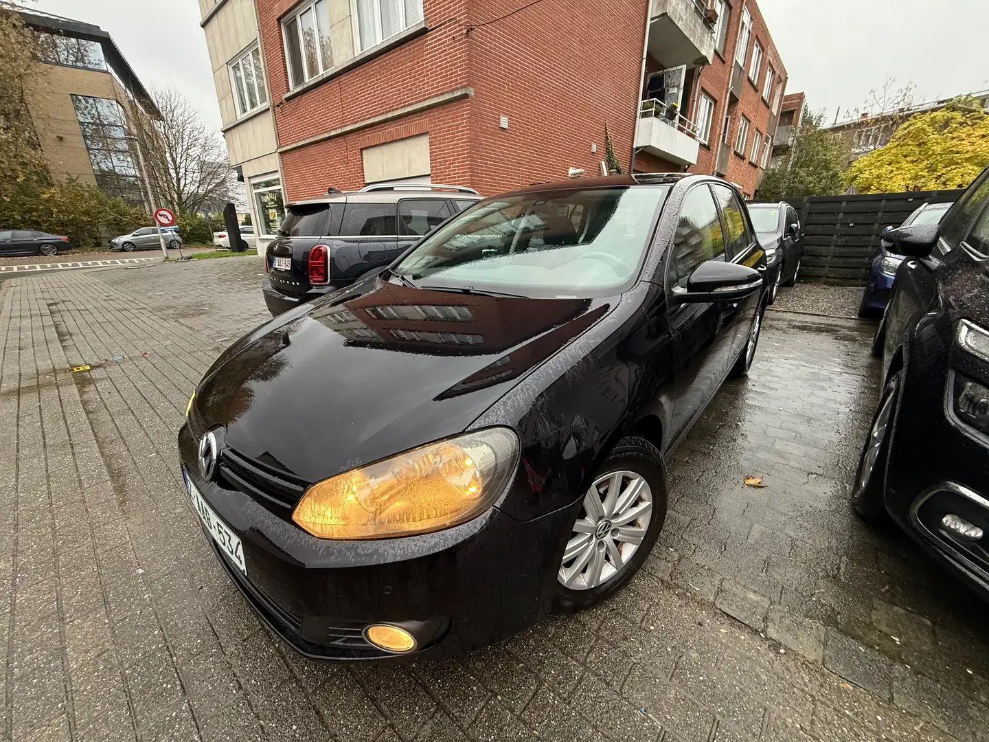 Volkswagen Golf 1.6 CR TDi Trendline,GPS,Carnet VW,C.T.+Car-Pass! Zwart - 2