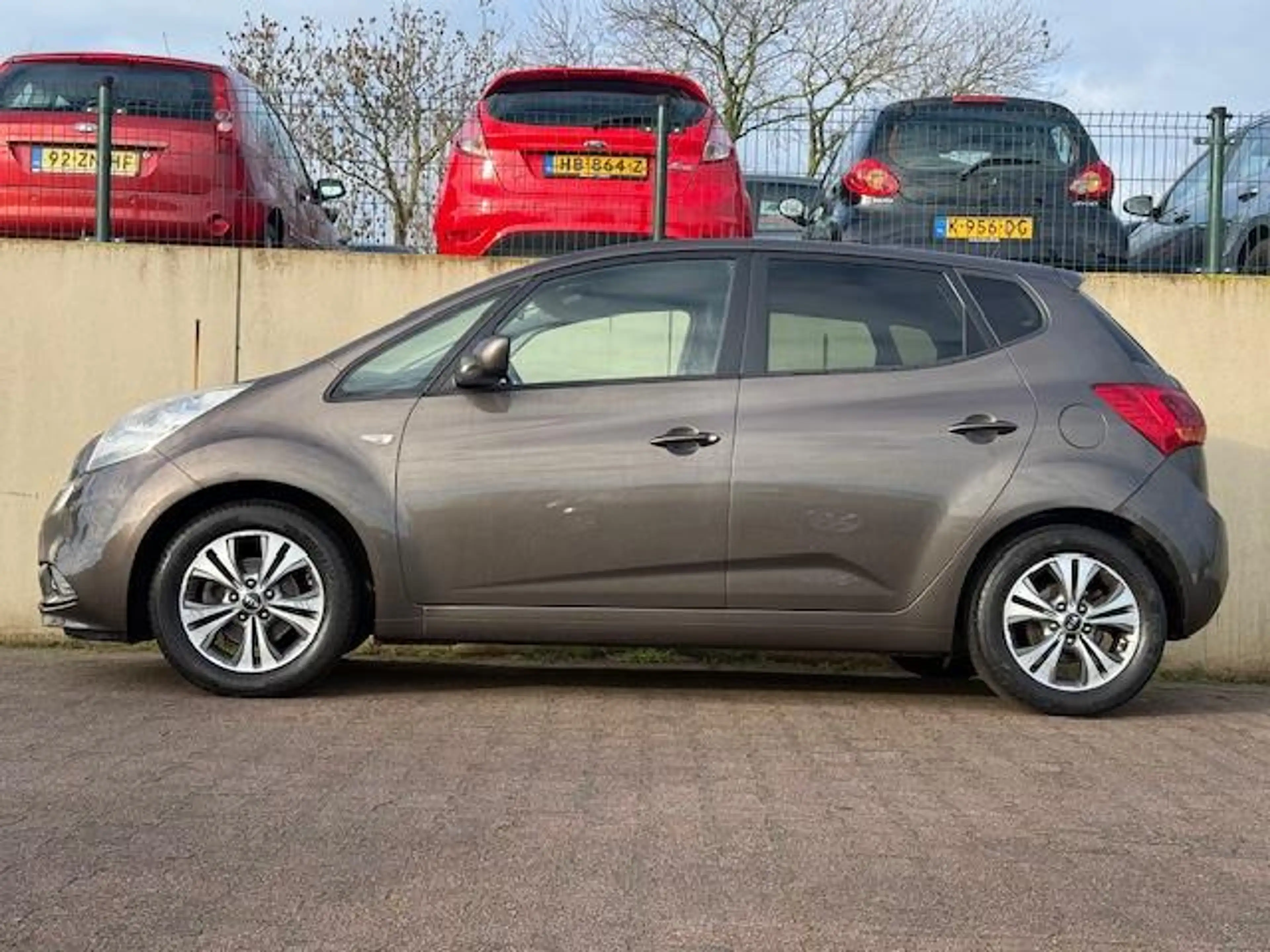 Kia Venga 1.4 CVVT DynamicPLusLine/NAVI/CAMERA/PDC/LEDER/CRU — photo 4