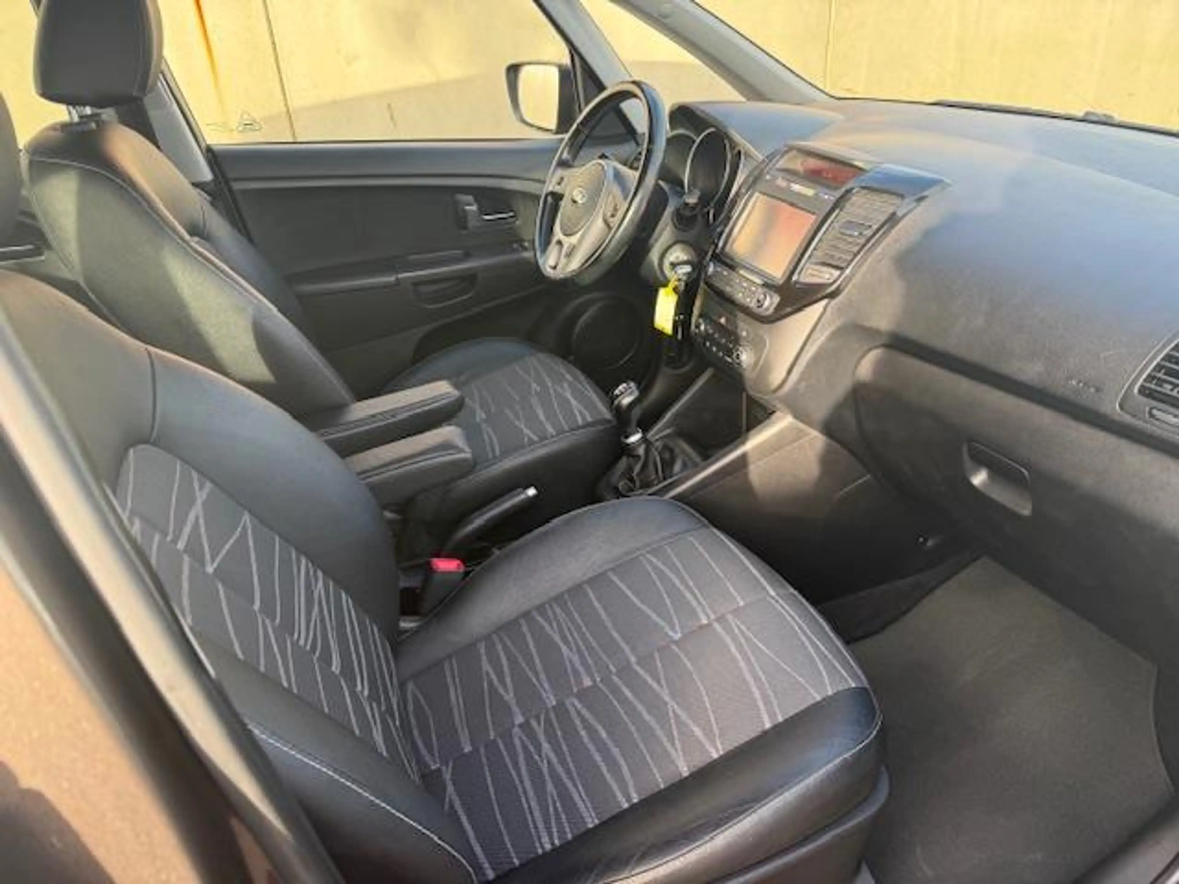 Kia Venga 1.4 CVVT DynamicPLusLine/NAVI/CAMERA/PDC/LEDER/CRU — photo 14