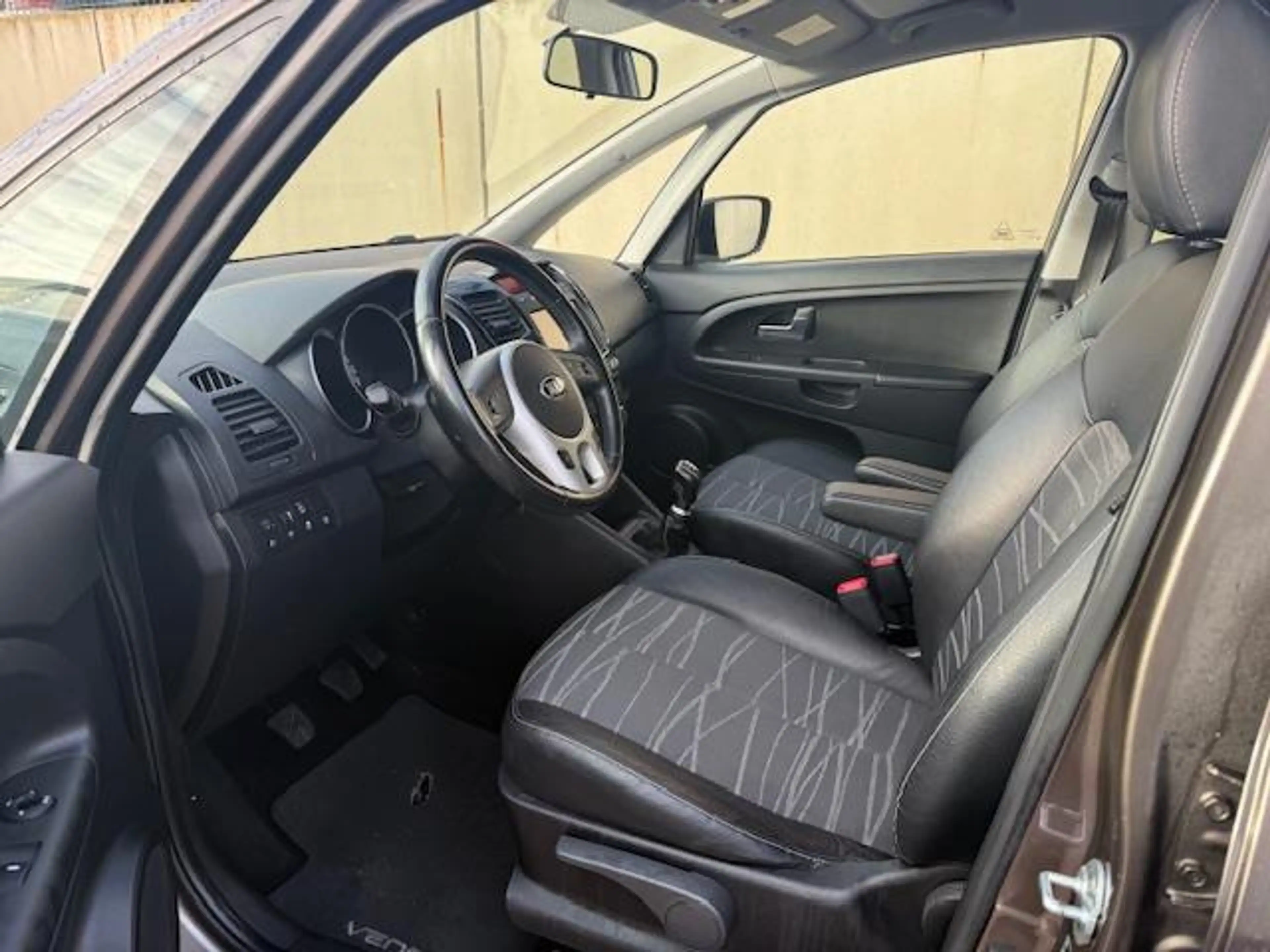 Kia Venga 1.4 CVVT DynamicPLusLine/NAVI/CAMERA/PDC/LEDER/CRU — photo 11