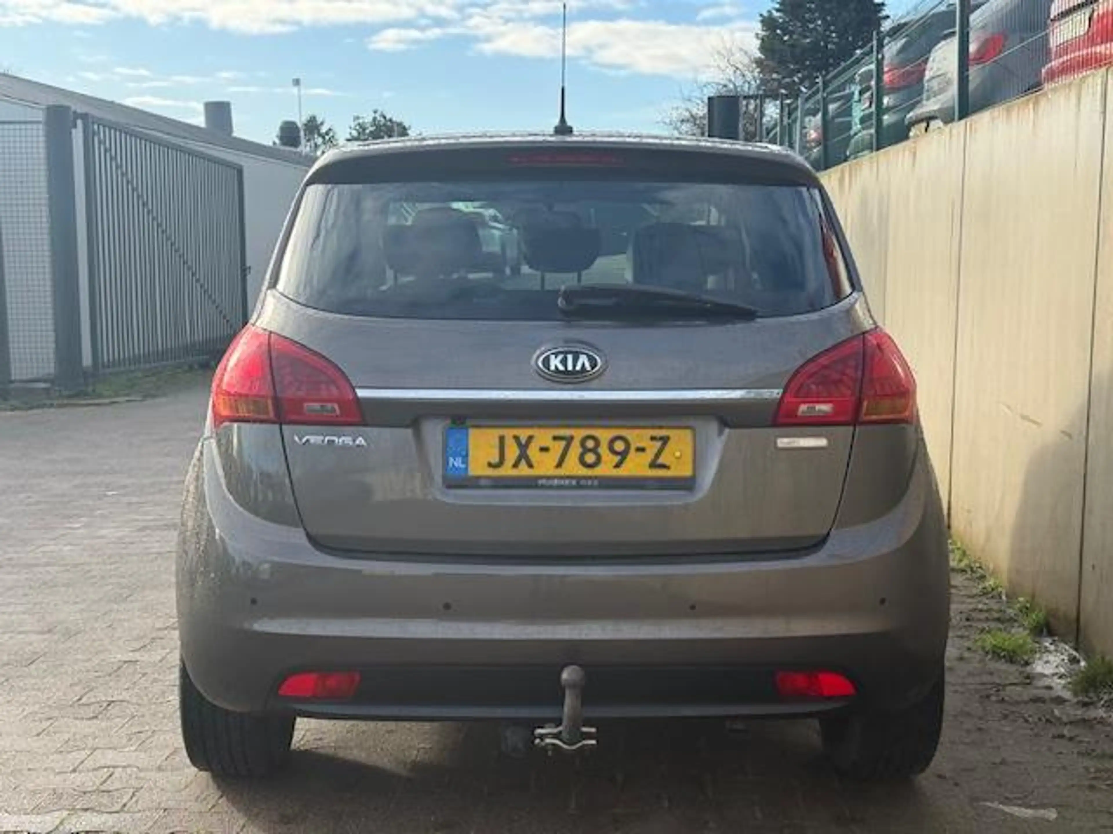 Kia Venga 1.4 CVVT DynamicPLusLine/NAVI/CAMERA/PDC/LEDER/CRU — photo 6