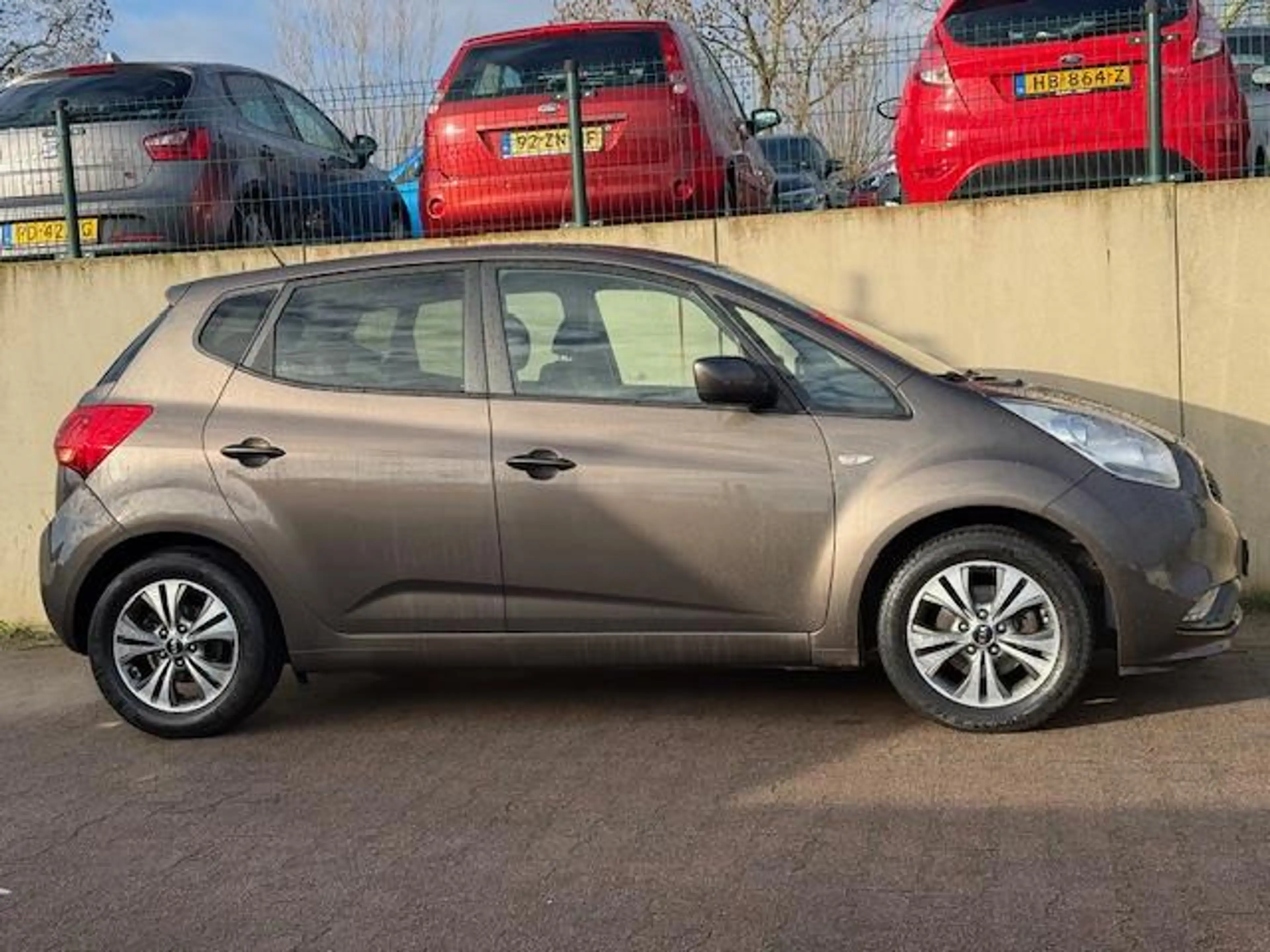Kia Venga 1.4 CVVT DynamicPLusLine/NAVI/CAMERA/PDC/LEDER/CRU — photo 8