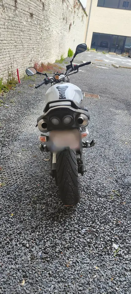 Suzuki GSR 600