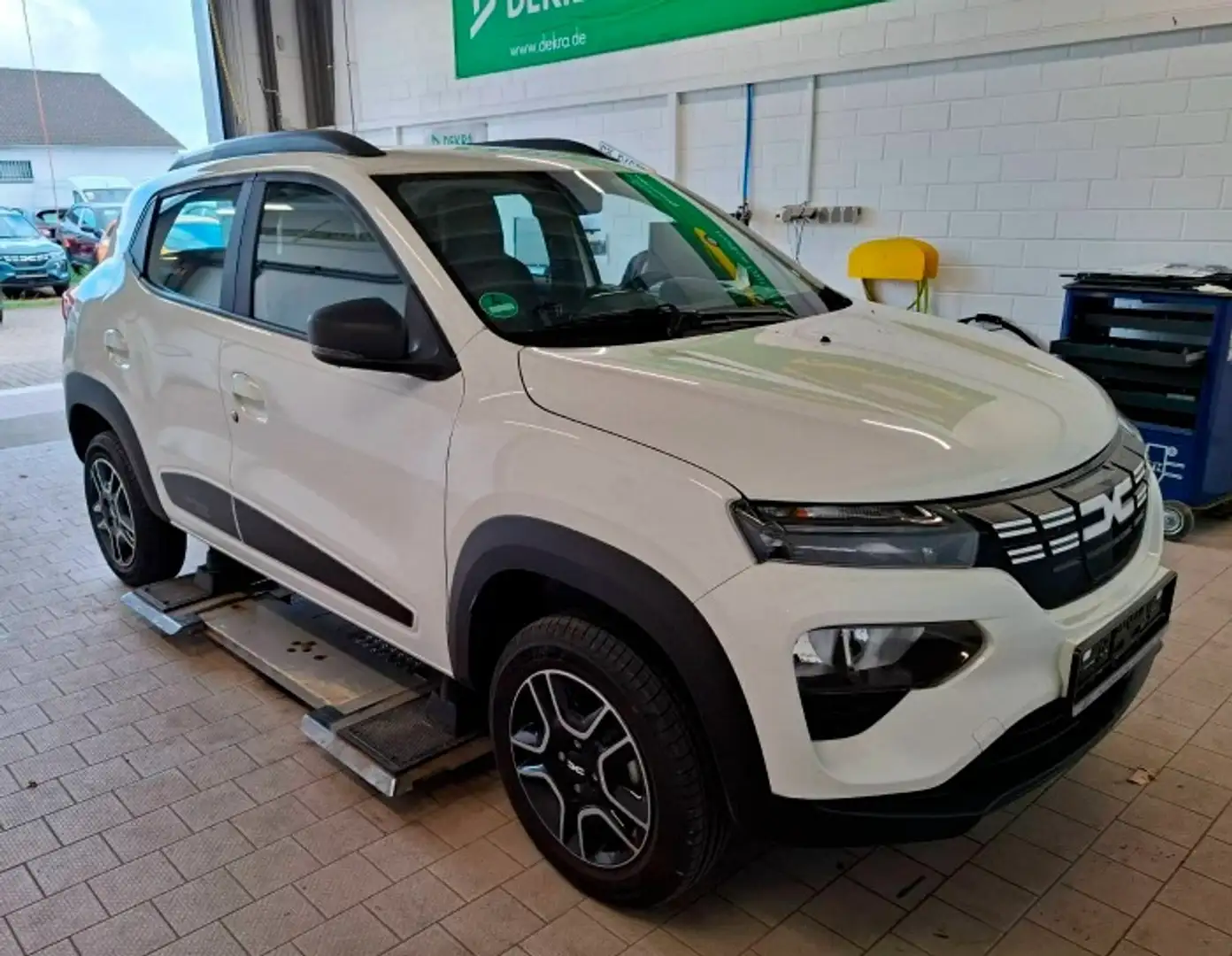 Dacia Spring Essential 45 Klima - Bluetooth Weiß - 1