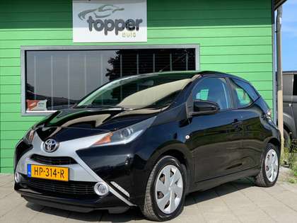Toyota Aygo 1.0 VVT-i x-play | Navigatie | Camera | CruiseCont