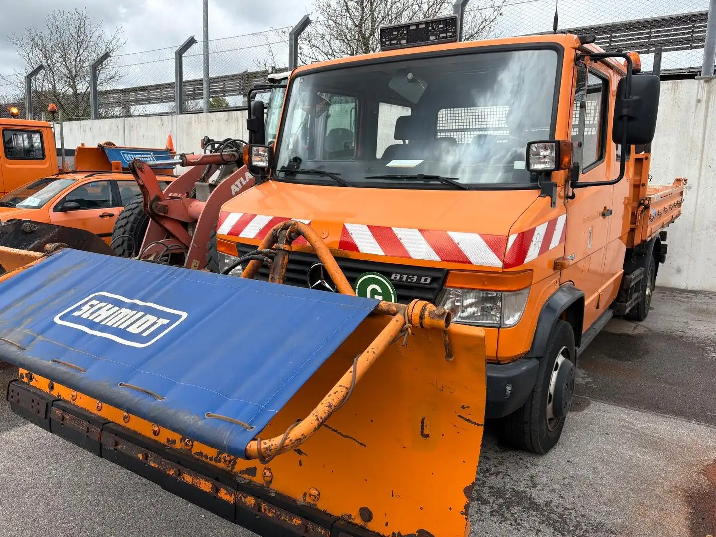Mercedes-Benz Vario 813 D *Kipper*Schneeräumer* Orange - 2