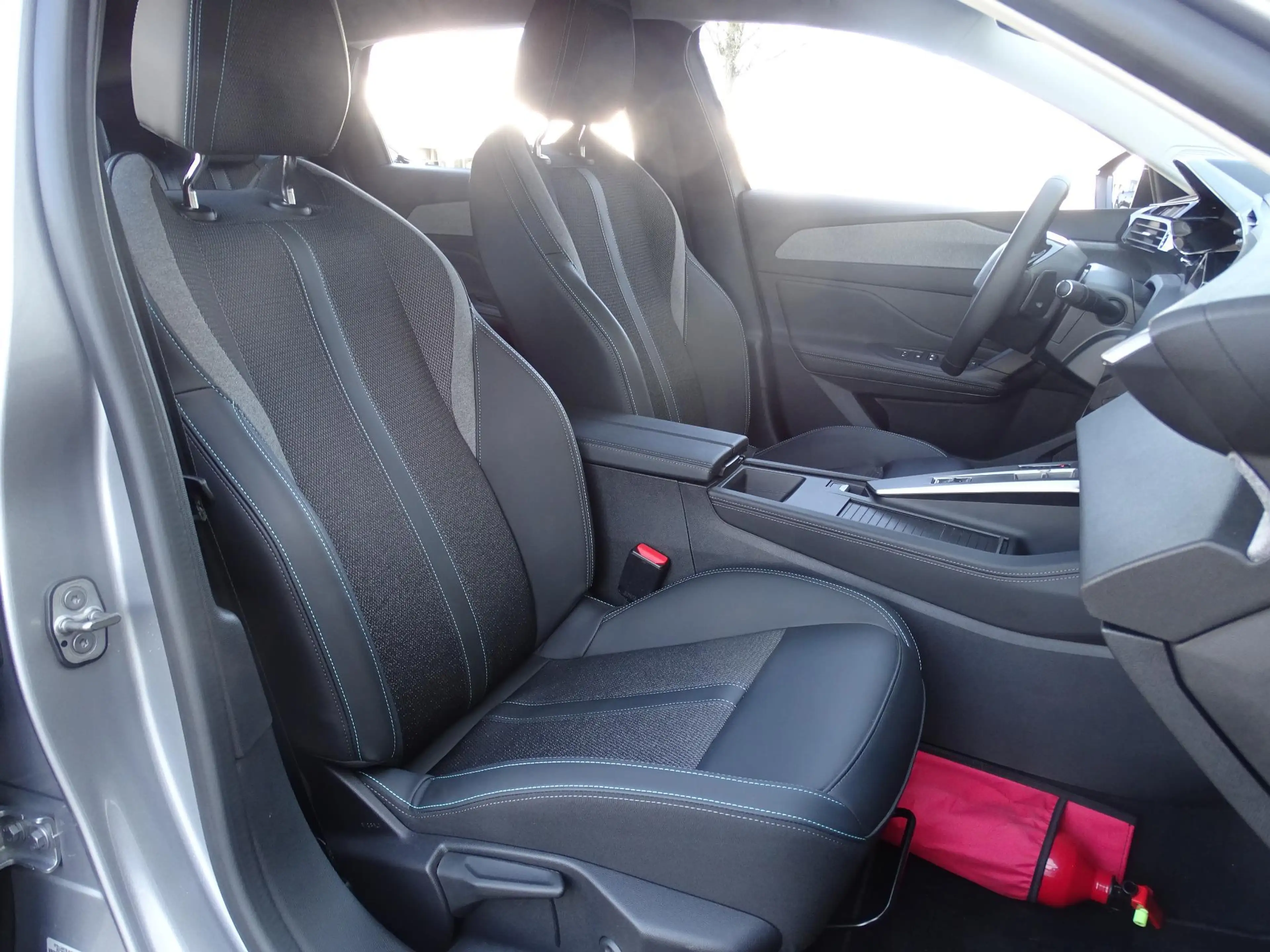 Peugeot 308 308sw 1.2T Allure automaat — photo 11