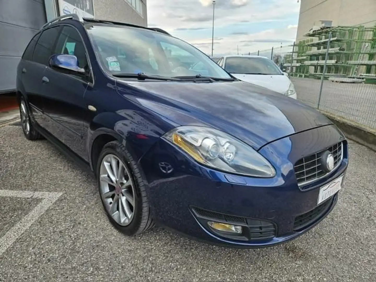 Fiat Croma 1.9 mjt 16v Emotion 150cv auto Azul - 1