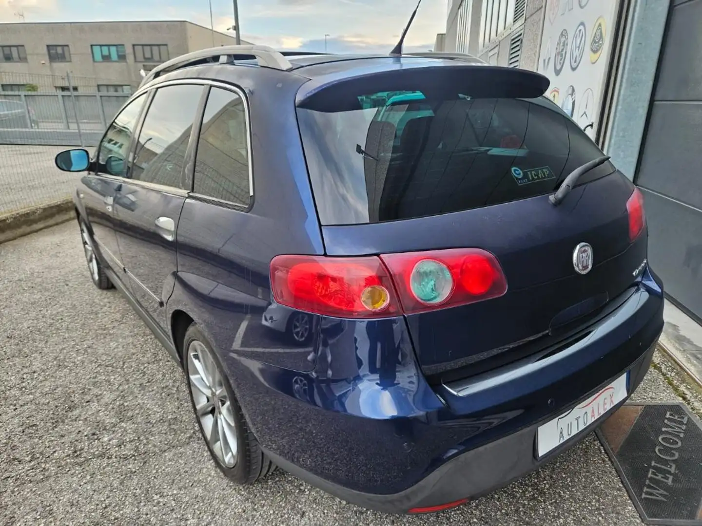 Fiat Croma 1.9 mjt 16v Emotion 150cv auto Azul - 2