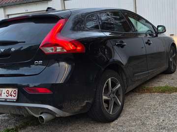 V40